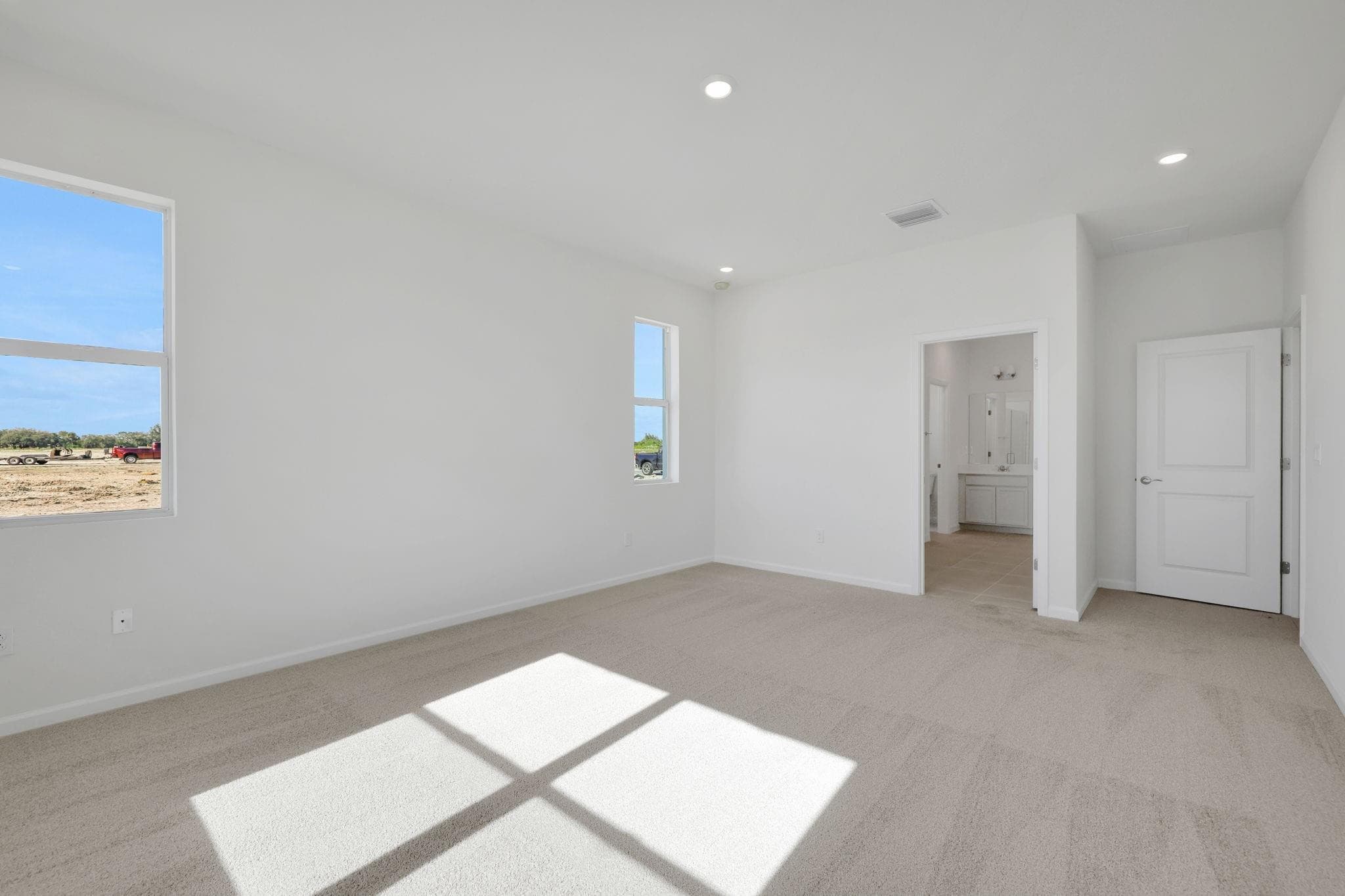 10717 NW Suncrest Lp, Port St. Lucie, FL 34987 — photo 10 of 37