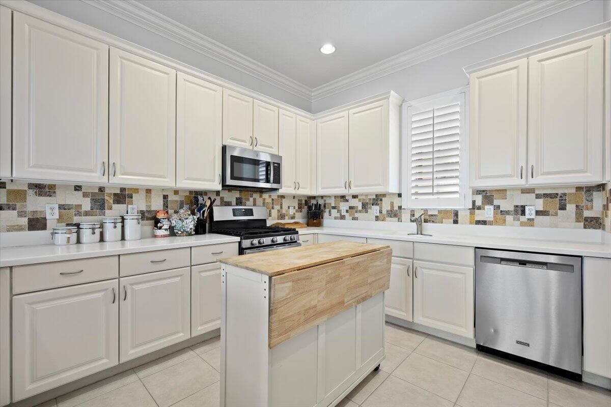 50 Stoney Drive, Palm Beach Gardens, FL 33410 — photo 9 of 67