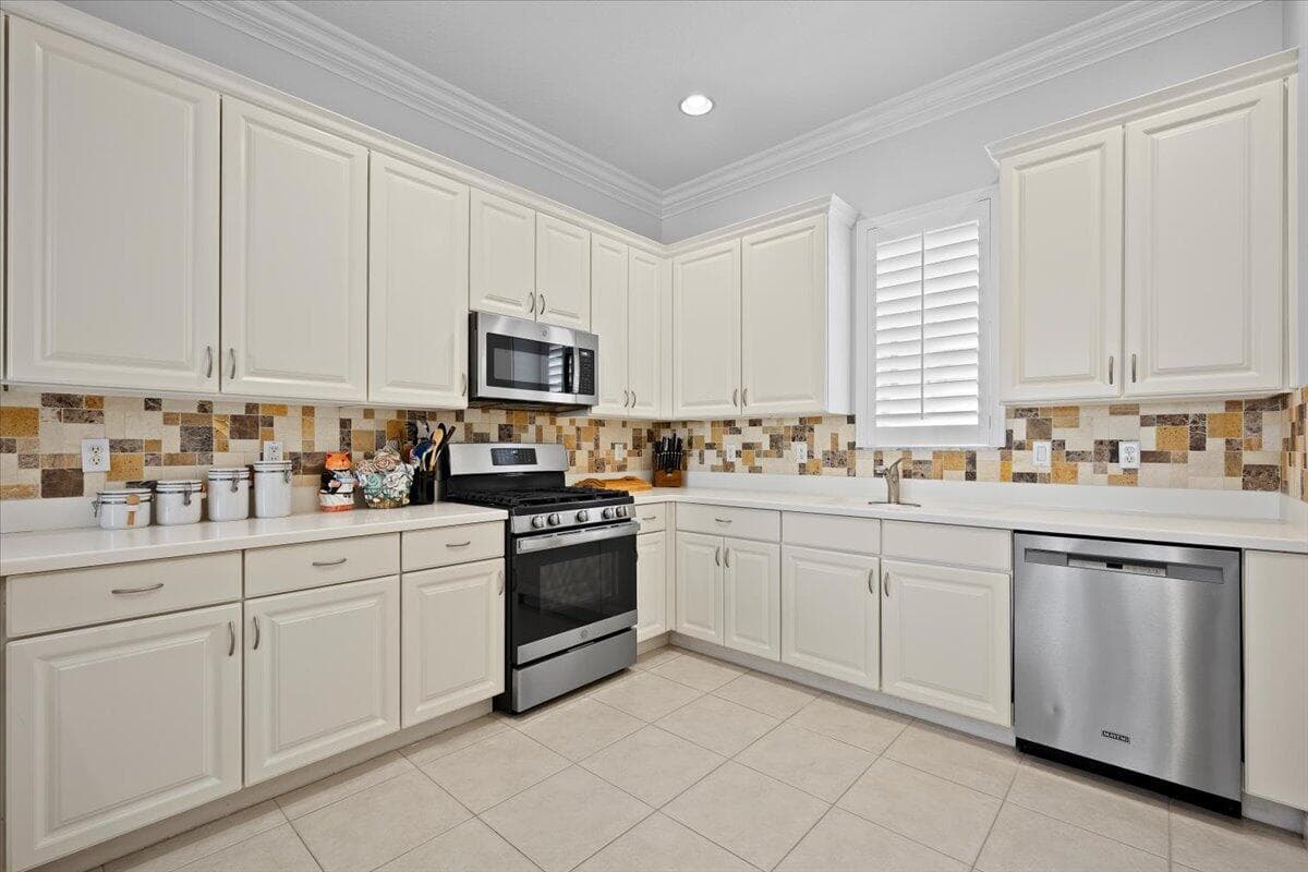 50 Stoney Drive, Palm Beach Gardens, FL 33410 — photo 10 of 67