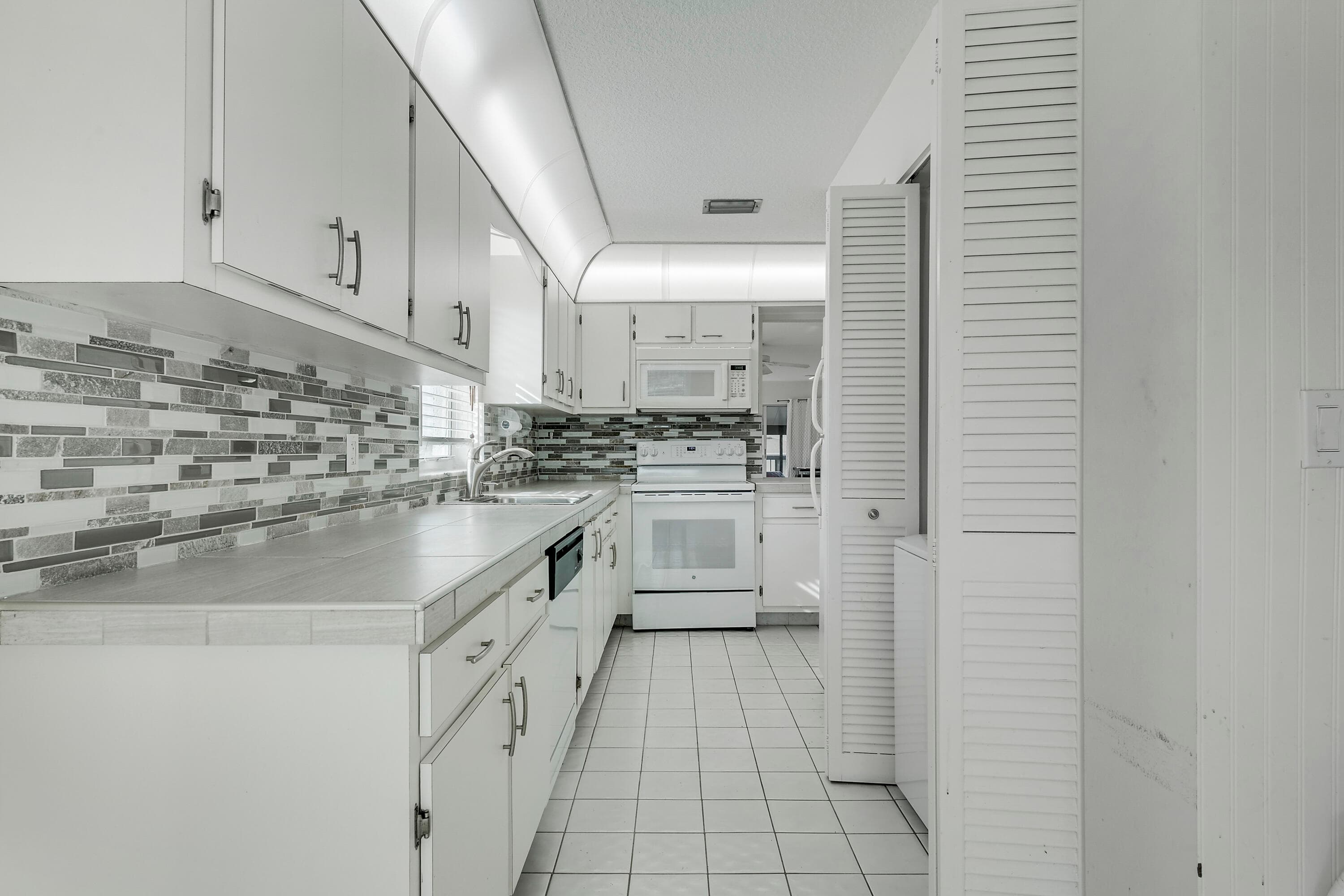 13679 Date Palm Court B, Delray Beach, FL 33484 — photo 11 of 46