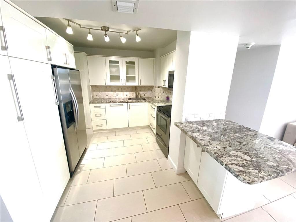 1 Las Olas Circle 905, Fort Lauderdale, FL 33316 — photo 8 of 40