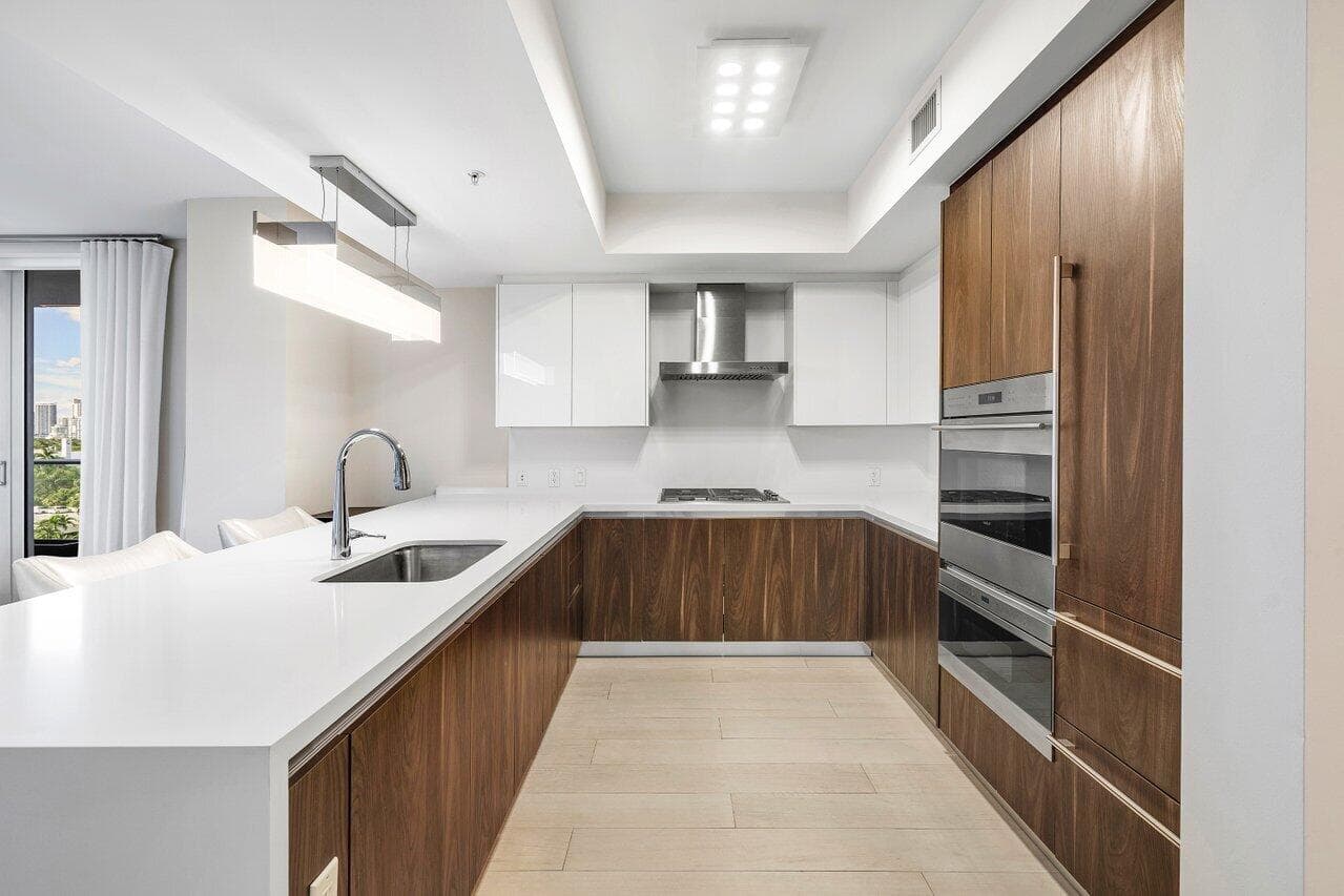 1180 N Federal Highway 707, Fort Lauderdale, FL 33304 — photo 4 of 28