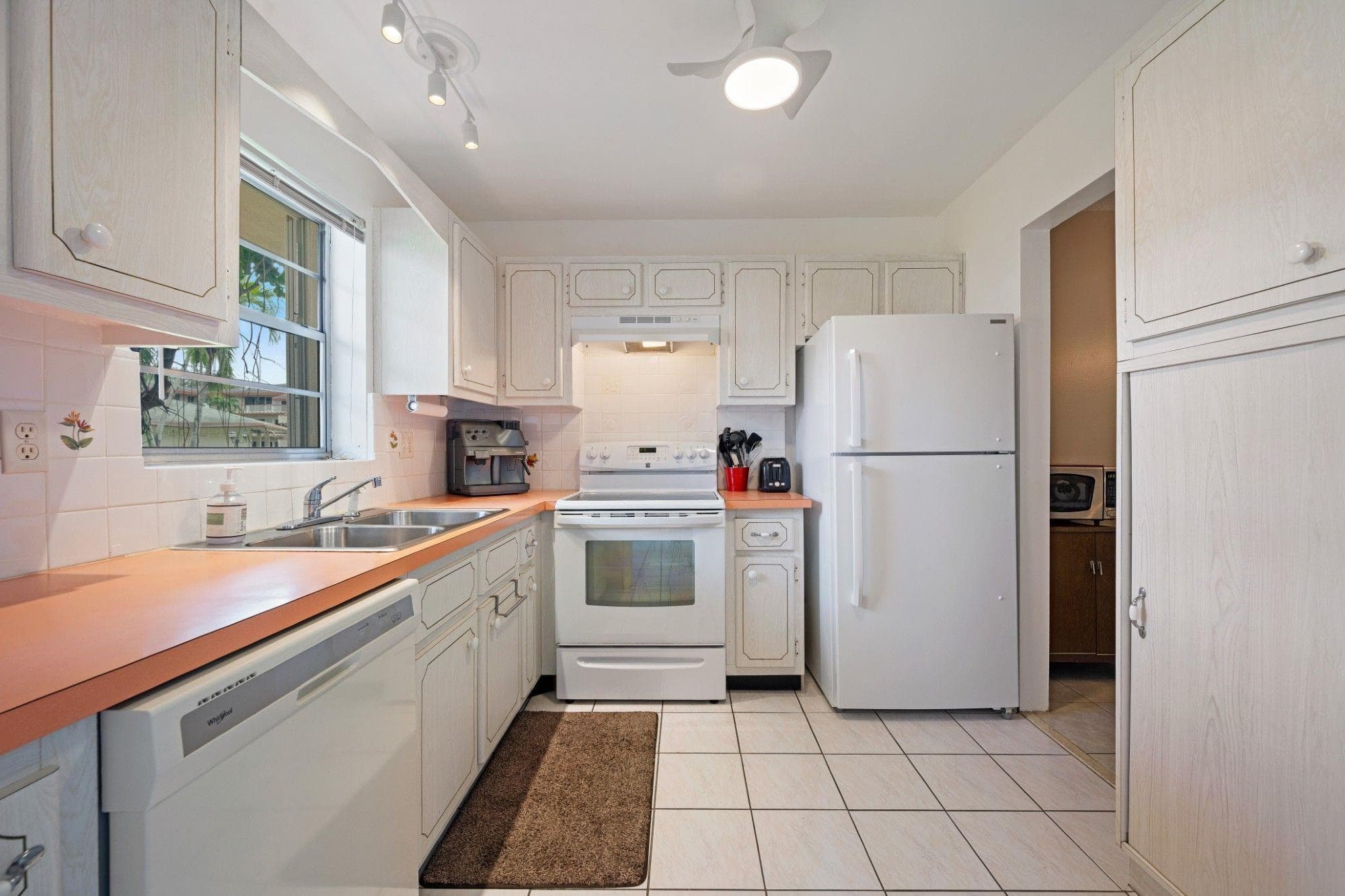 5300 Washington Street 108d, Hollywood, FL 33021 — photo 2 of 34