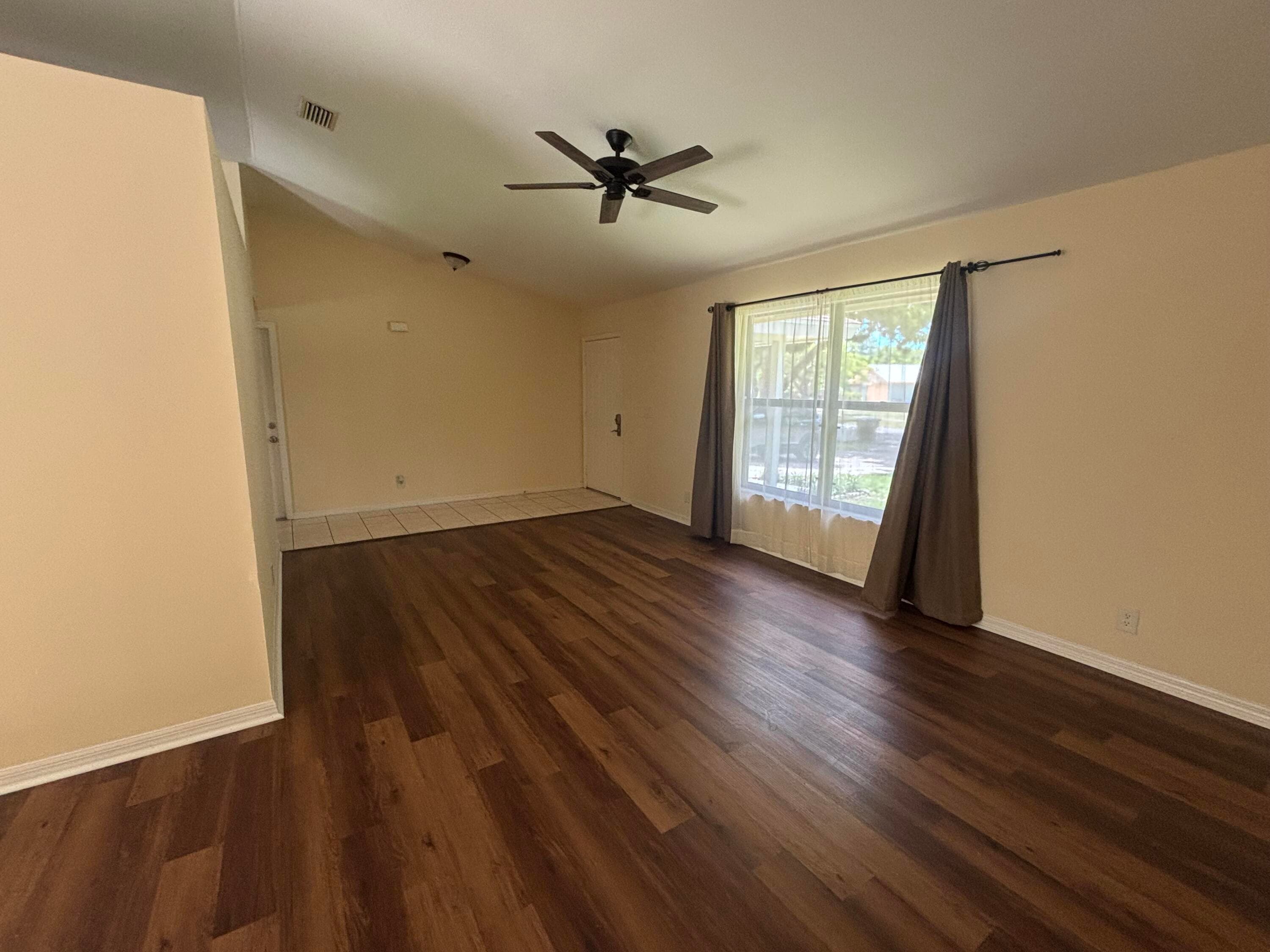 1563 40th Street, West Palm Beach, FL 33407 — photo 15 of 29