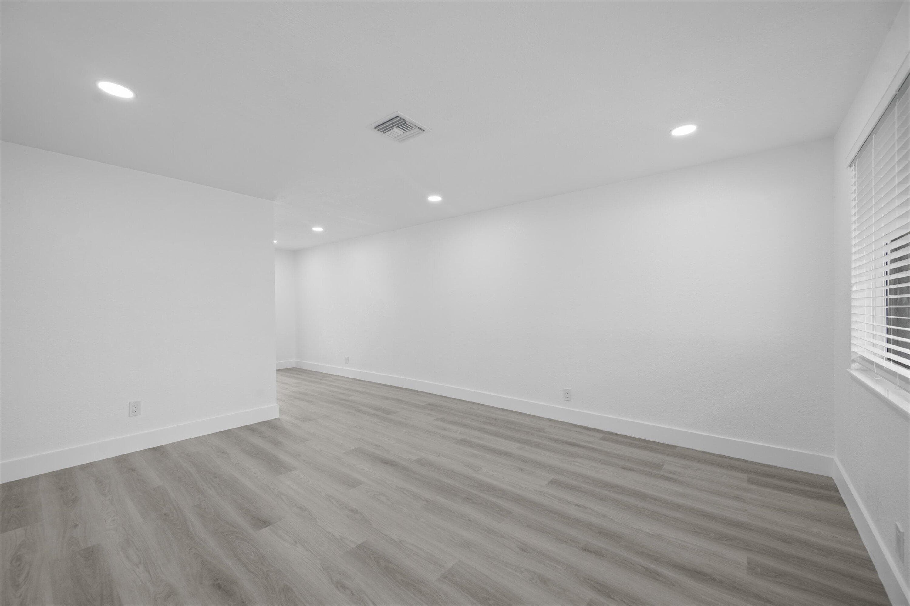 2785 N Reo Lane N 2, Palm Springs, FL 33461 — photo 4 of 17