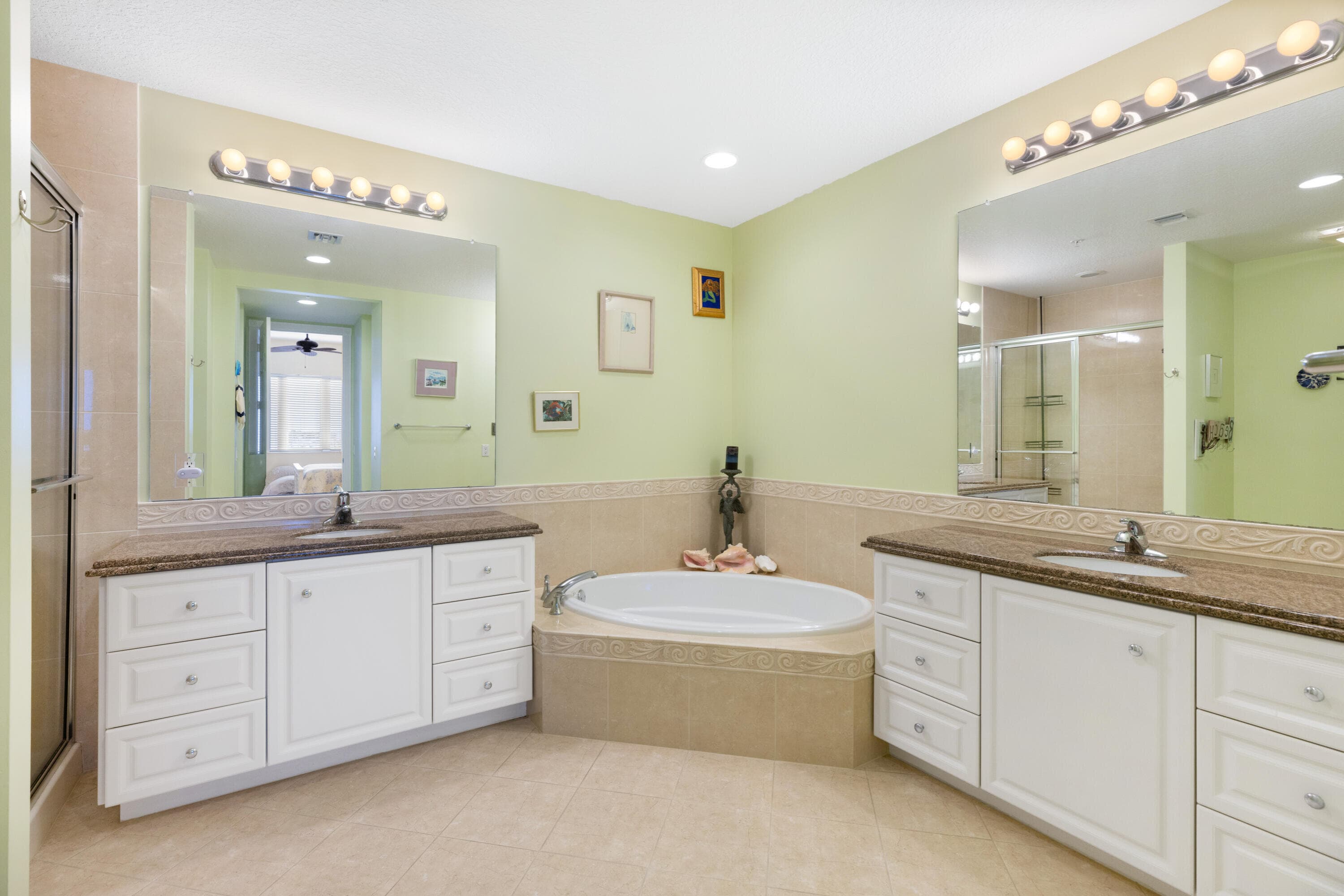 33 Harbour Isle Drive W 201, Fort Pierce, FL 34949 — photo 19 of 27