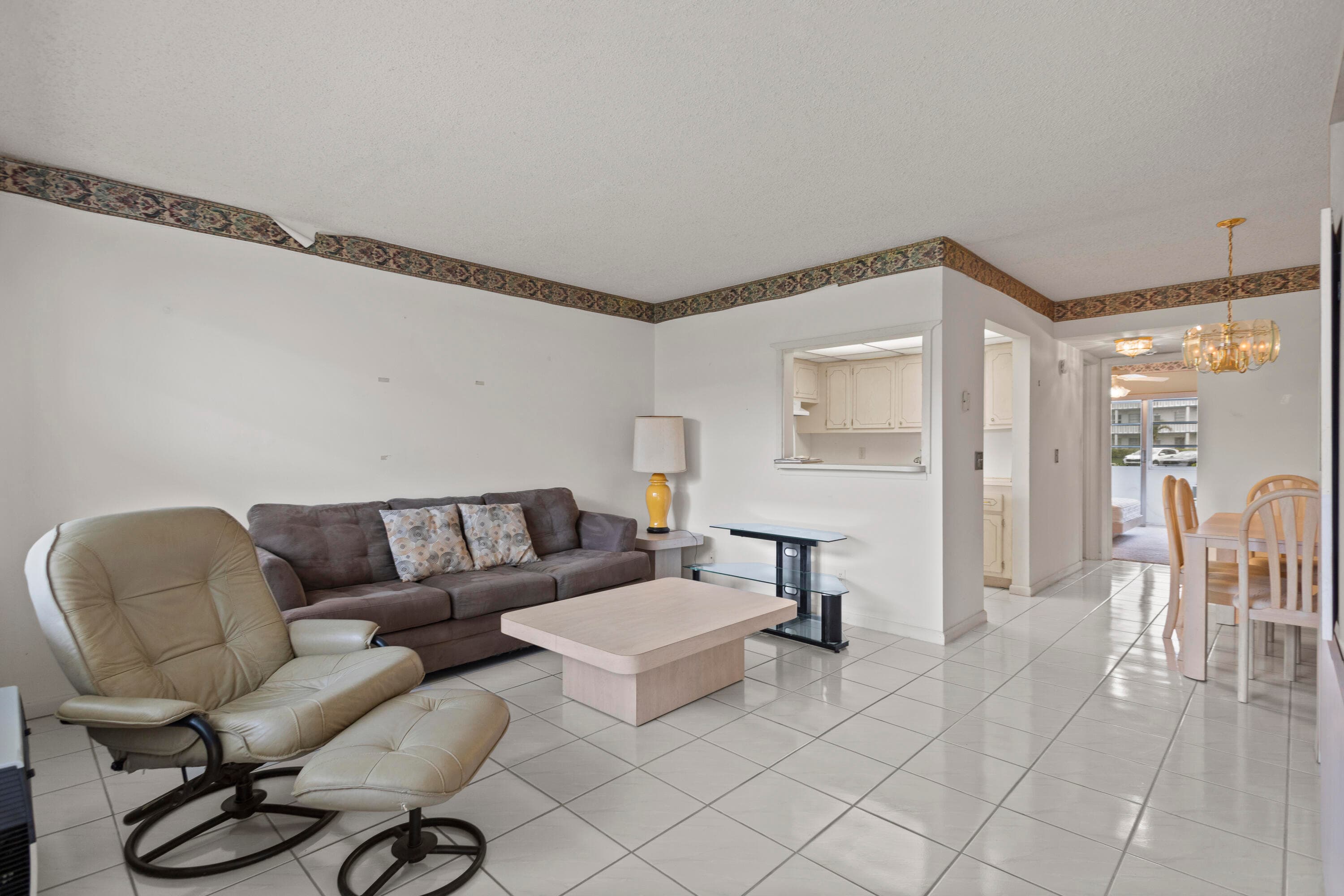 270 Farnham L 270, Deerfield Beach, FL 33442 — photo 2 of 19