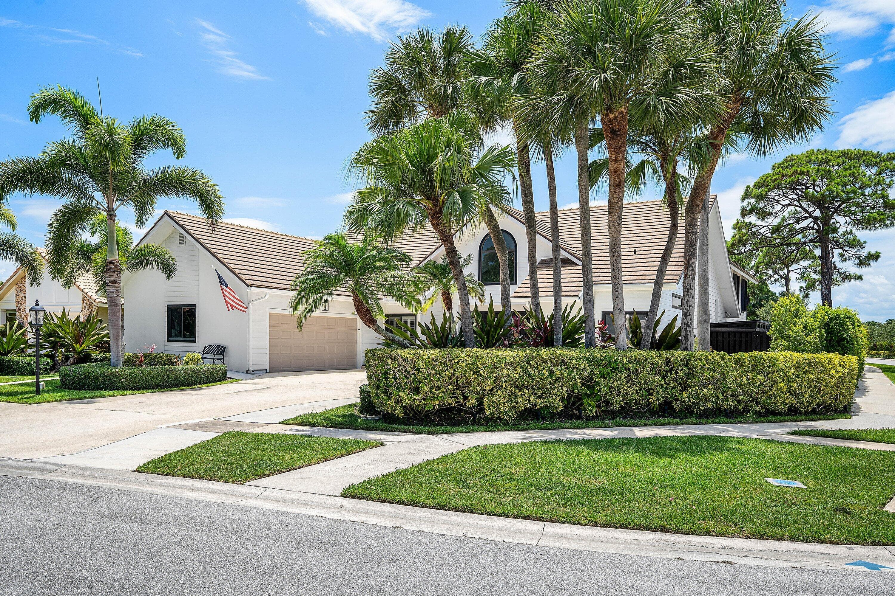 2707 Biarritz Drive, Palm Beach Gardens, FL 33410 — photo 65 of 80