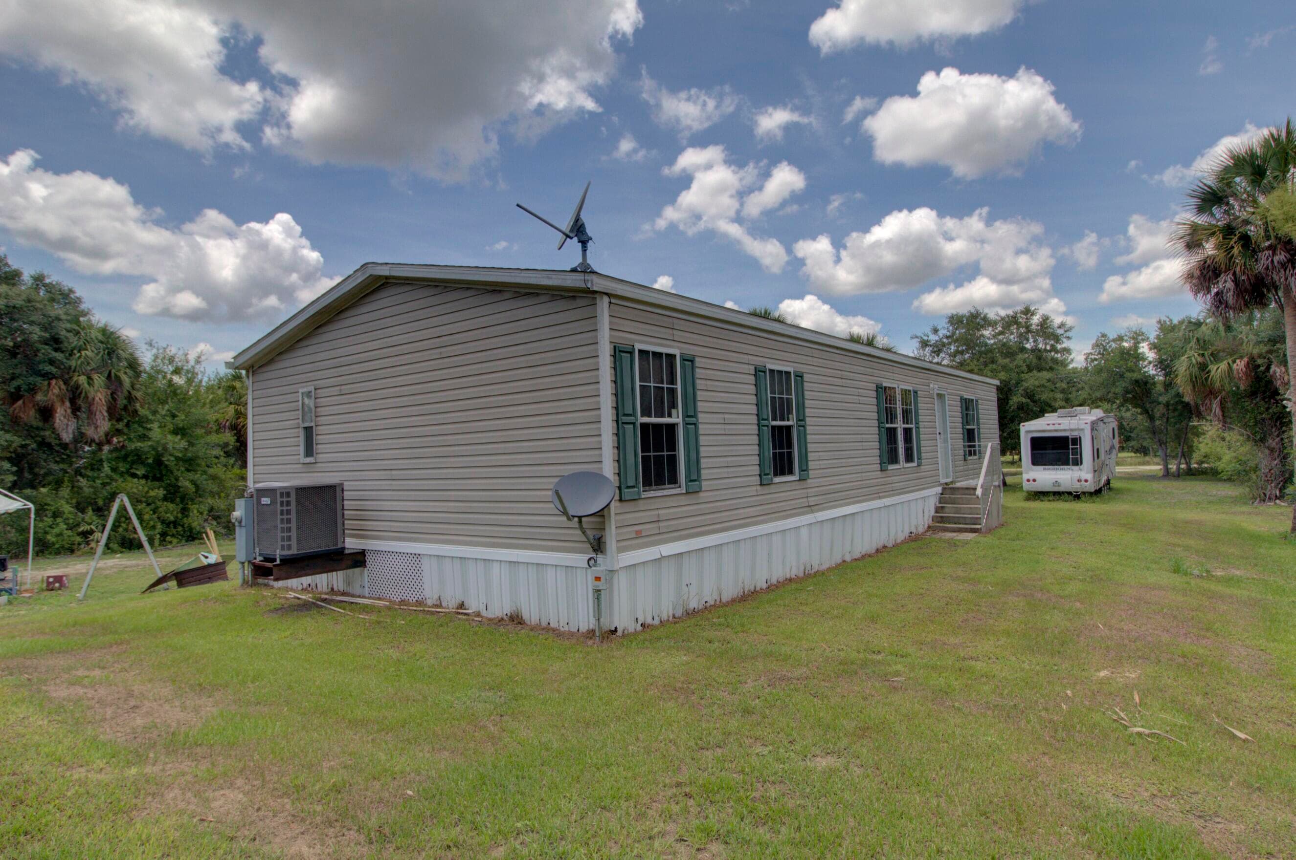 19212 NW 280th Street, Okeechobee, FL 34972 — photo 3 of 18