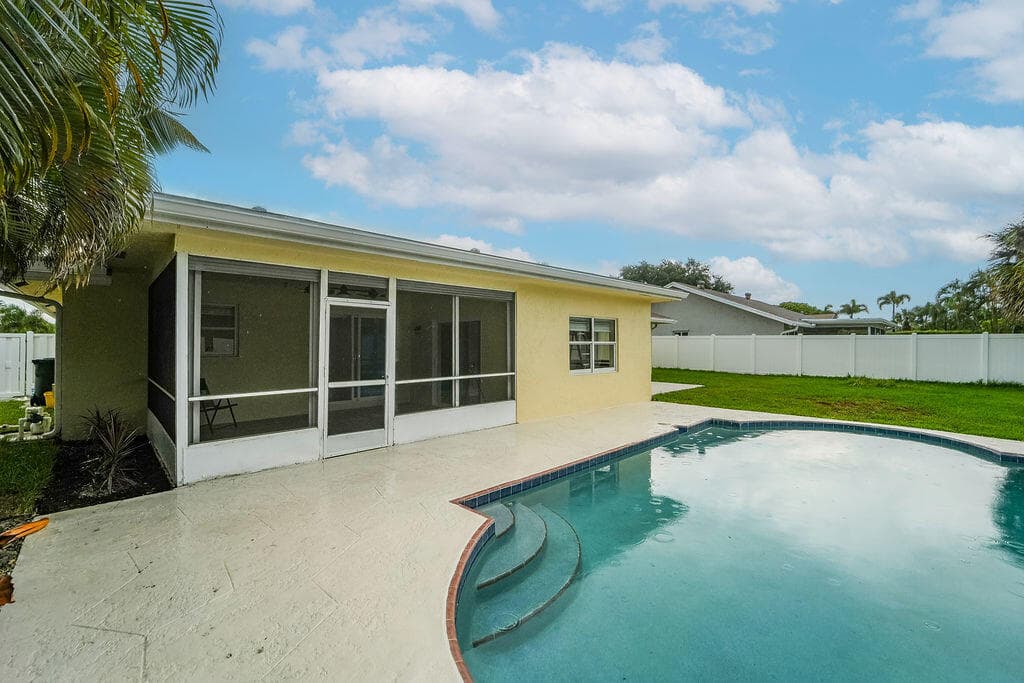 433 SW 27th Avenue, Delray Beach, FL 33445 — photo 17 of 51