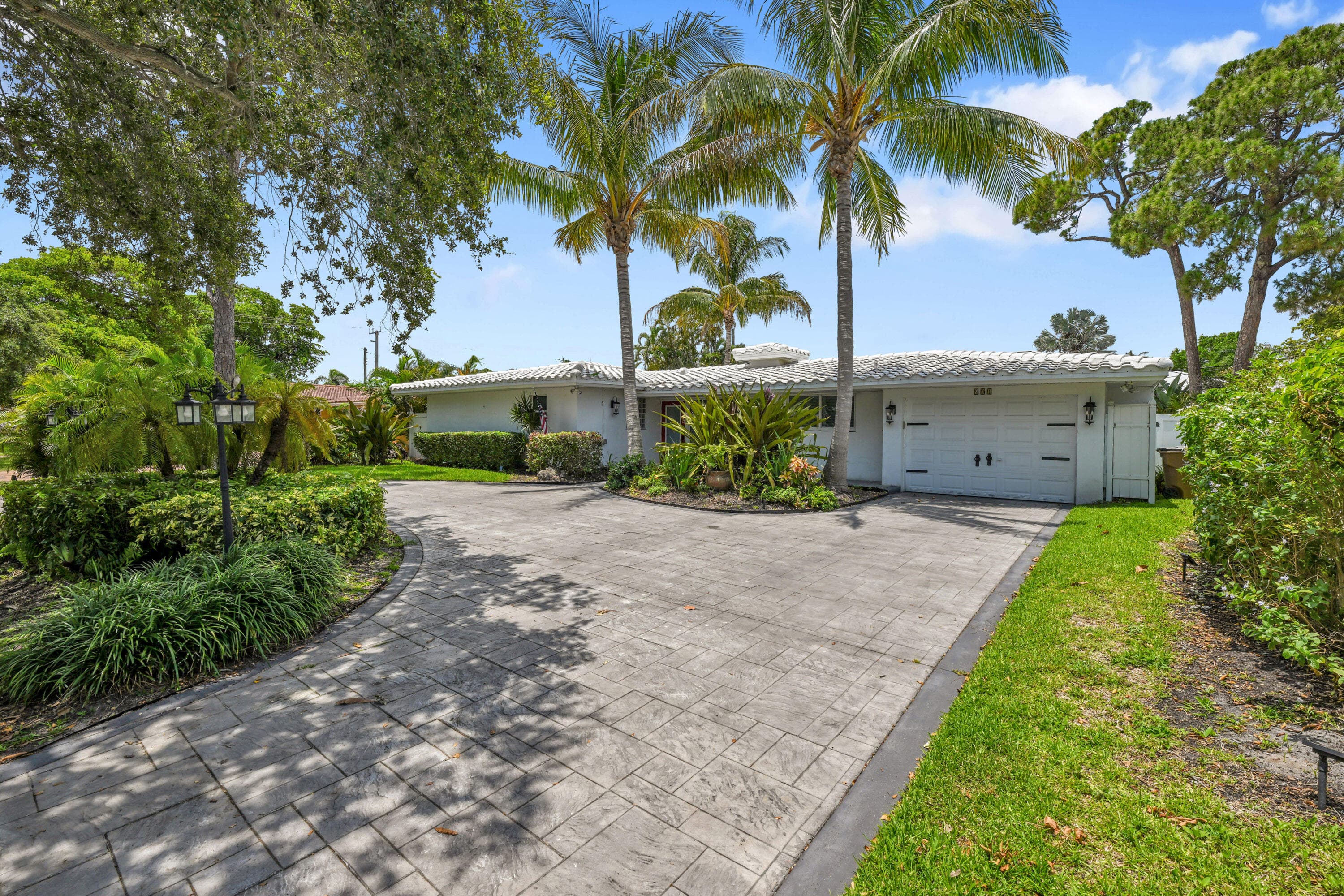 901 SE 12th Avenue, Deerfield Beach, FL 33441 — photo 2 of 44
