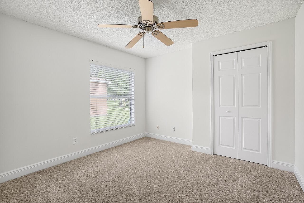 966 E 13th Square, Vero Beach, FL 32960 — photo 21 of 33