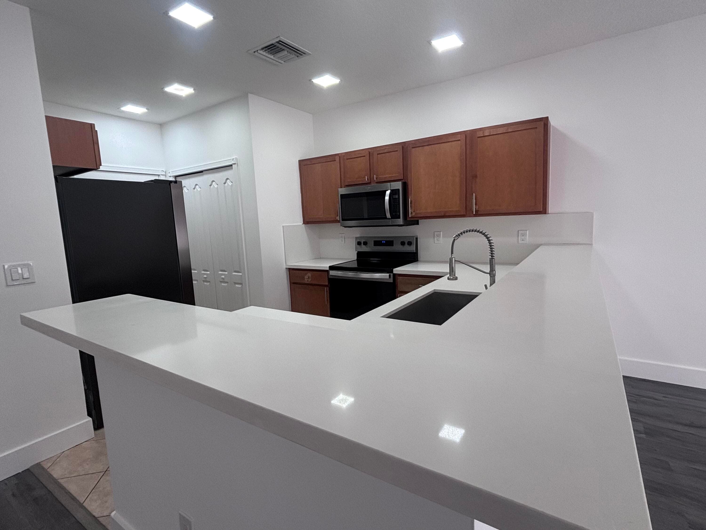 3904 Sabal Way, Fort Pierce, FL 34981 — photo 4 of 8