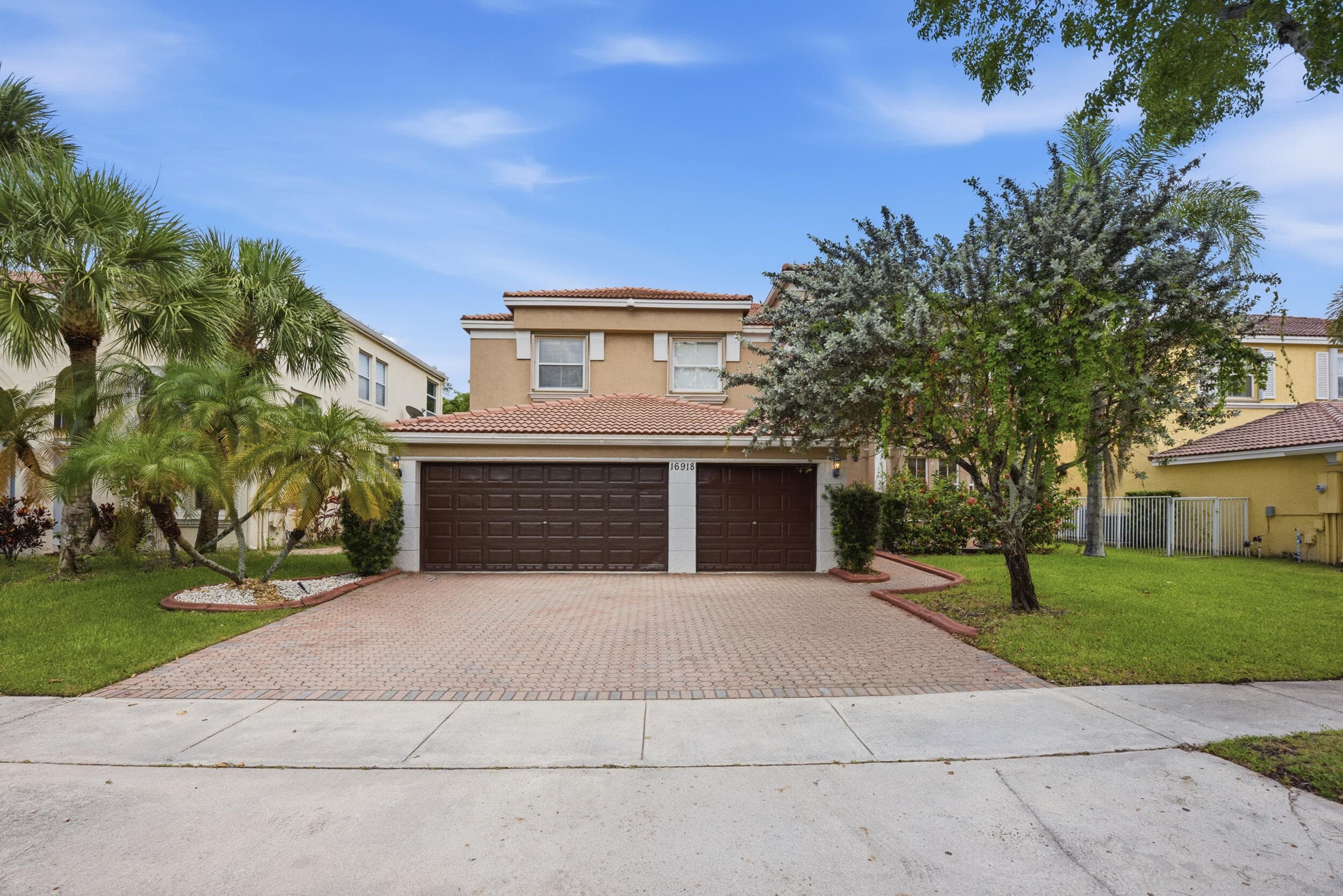 16918 SW 16th Street, Pembroke Pines, FL 33027 — photo 4 of 98