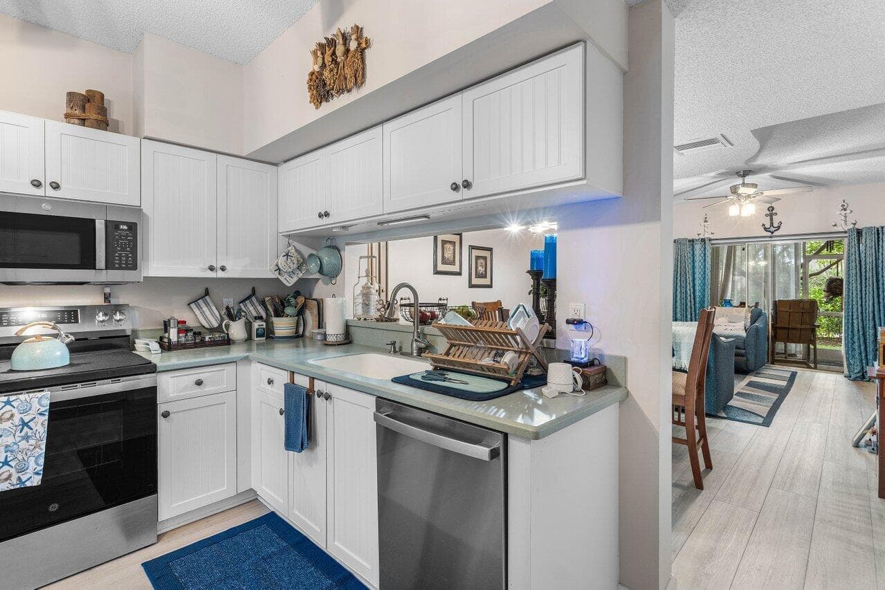 1022 Kokomo Key Lane, Delray Beach, FL 33483 — photo 4 of 39