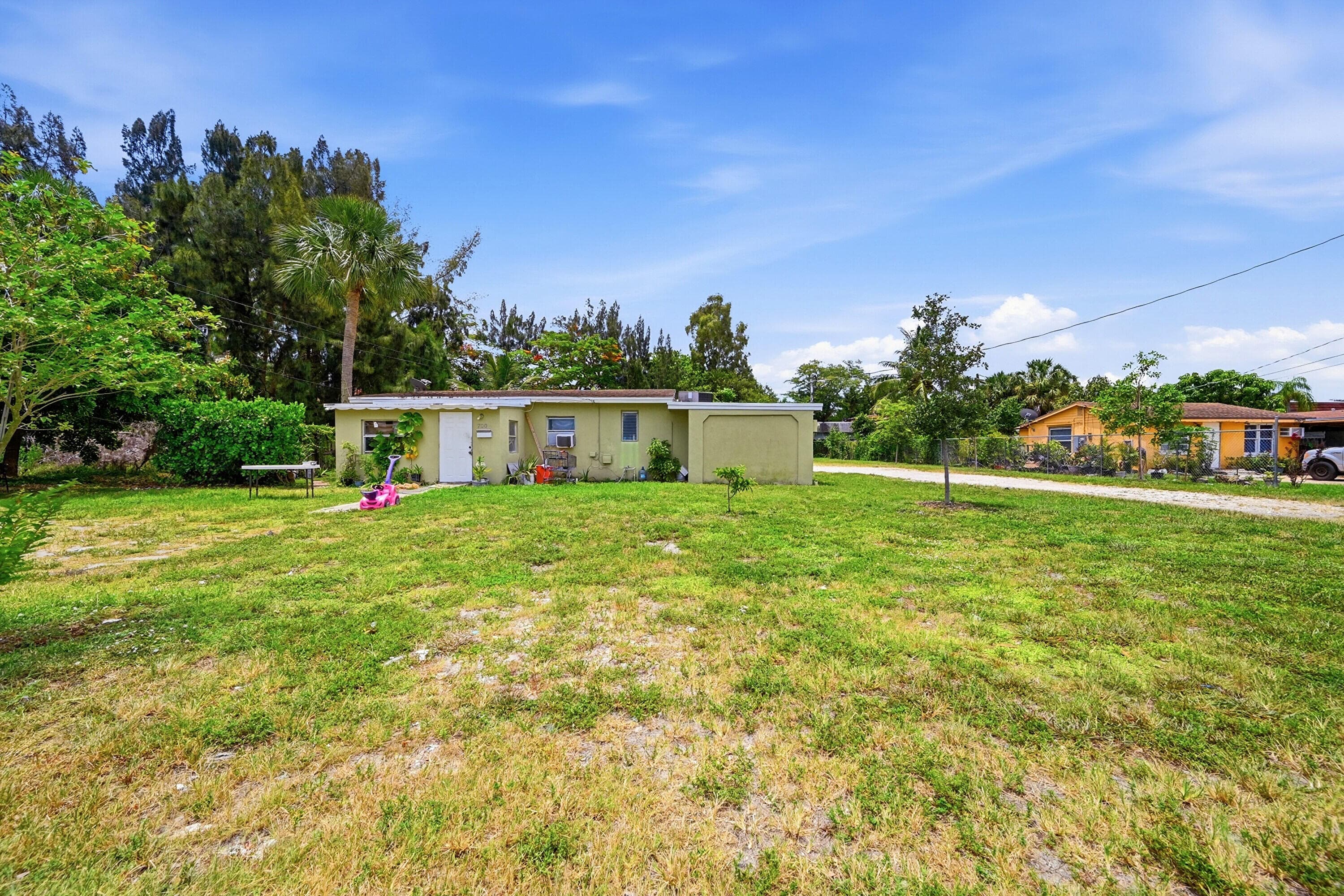 700 SW 8th Street, Pompano Beach, FL 33060 — photo 1 of 32