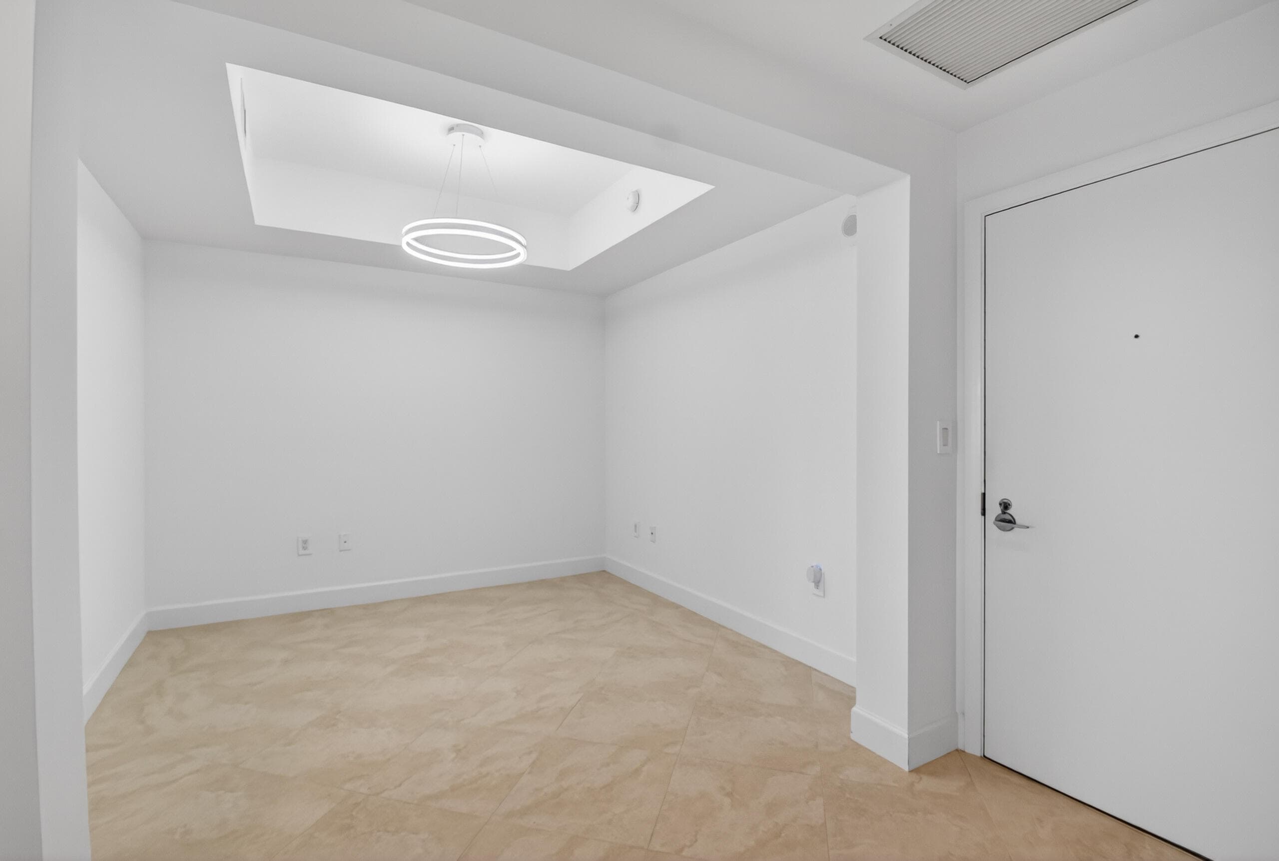 550 Okeechobee Boulevard 423, West Palm Beach, FL 33401 — photo 27 of 133