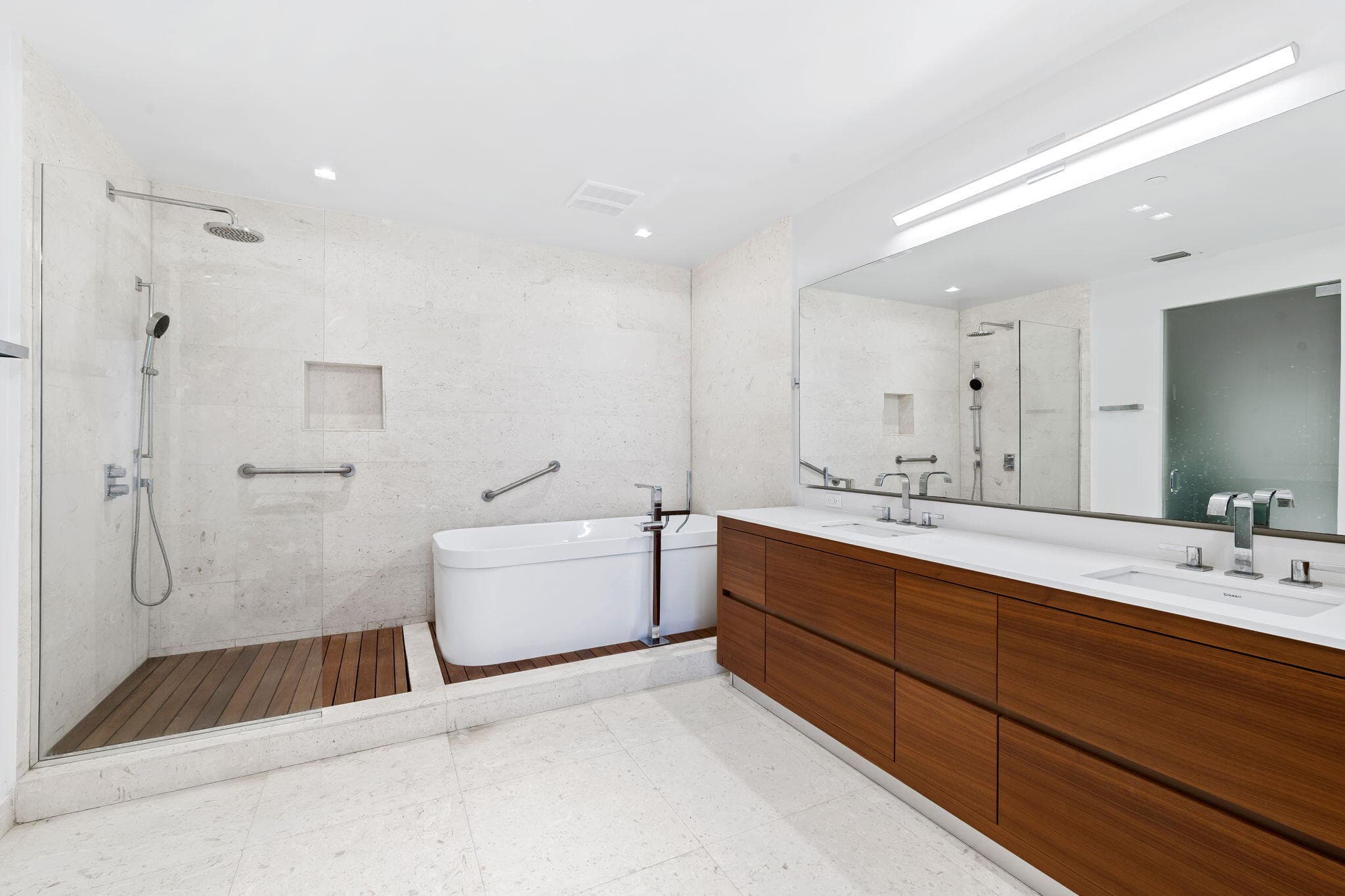 3581 E Glencoe Street 408, Miami, FL 33133 — photo 14 of 26