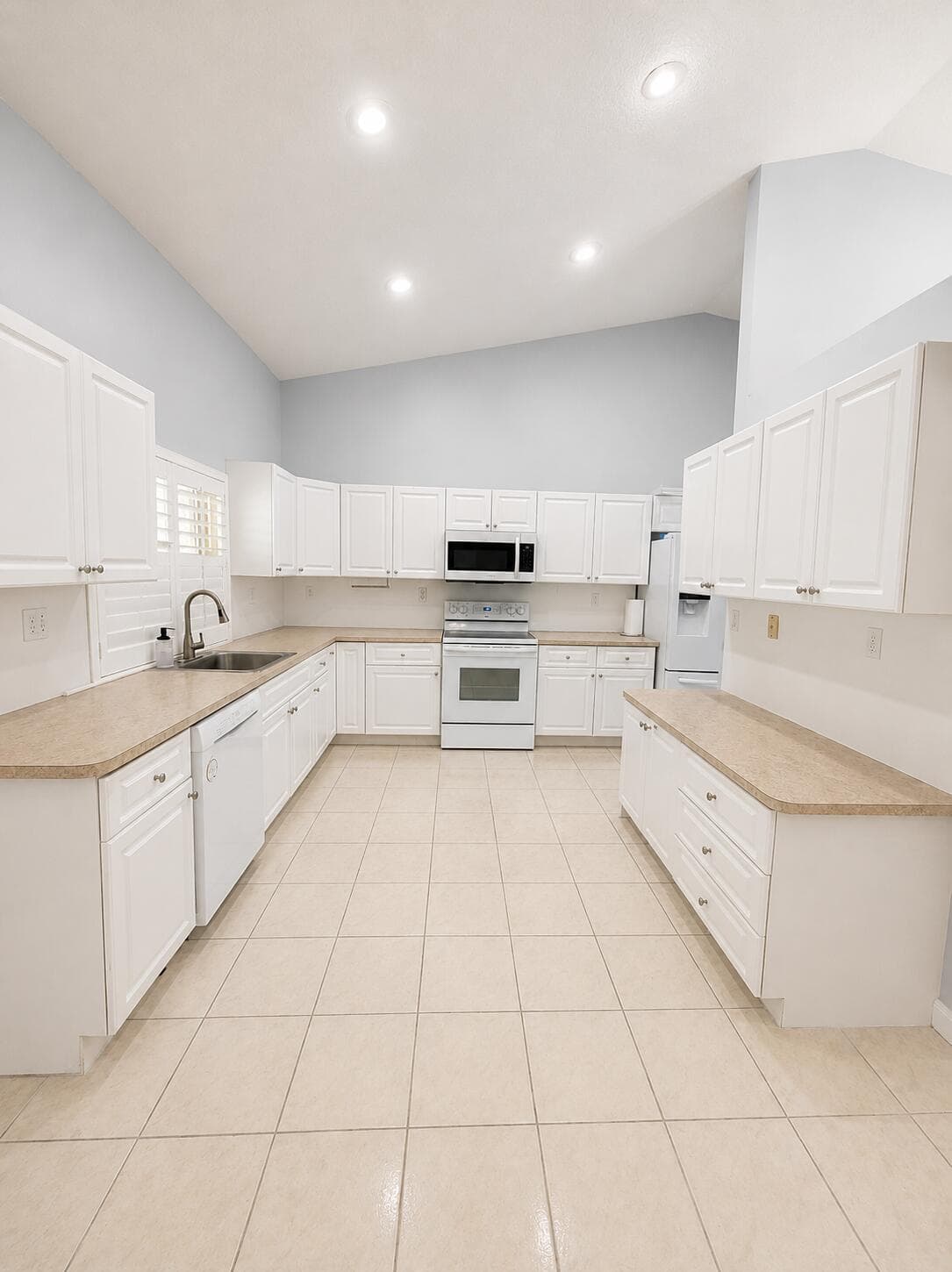 10325 NW 48th Court, Coral Springs, FL 33076 — photo 7 of 18