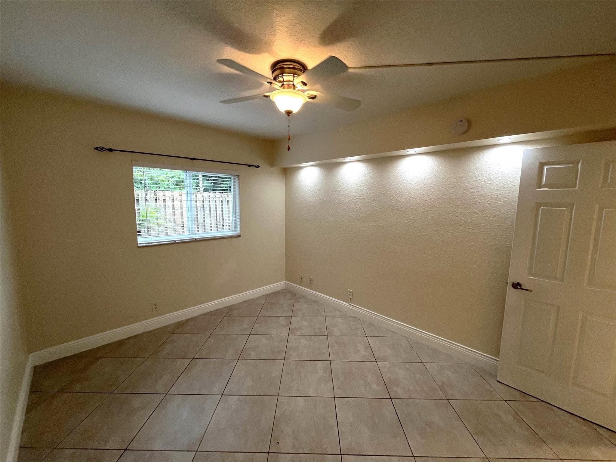 1460 NE 18th Street 104, Fort Lauderdale, FL 33305 — photo 49 of 71