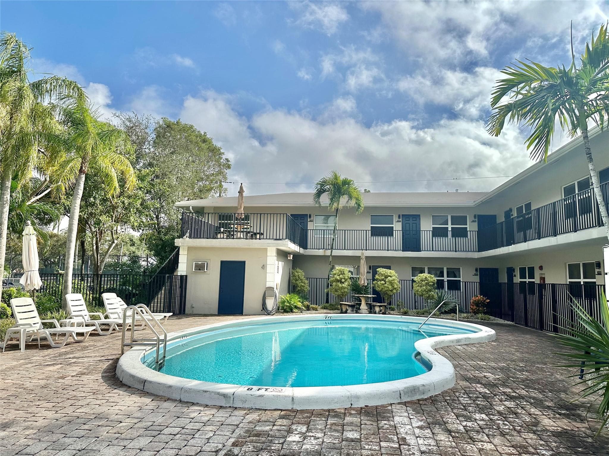 660 NE 11th Avenue 202, Fort Lauderdale, FL 33304 — photo 17 of 18