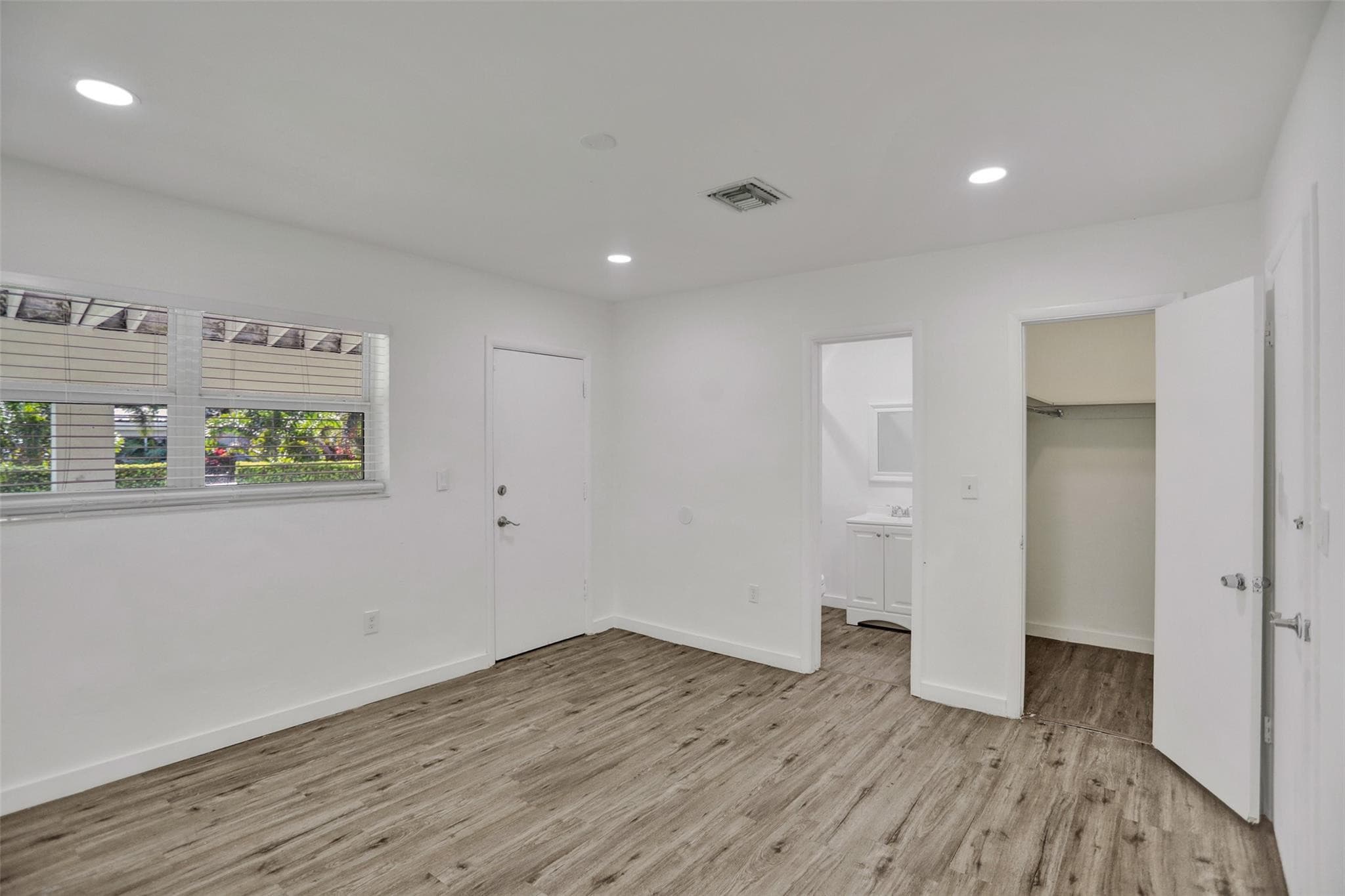 30 NE 139th Street, Miami, FL 33161 — photo 35 of 71