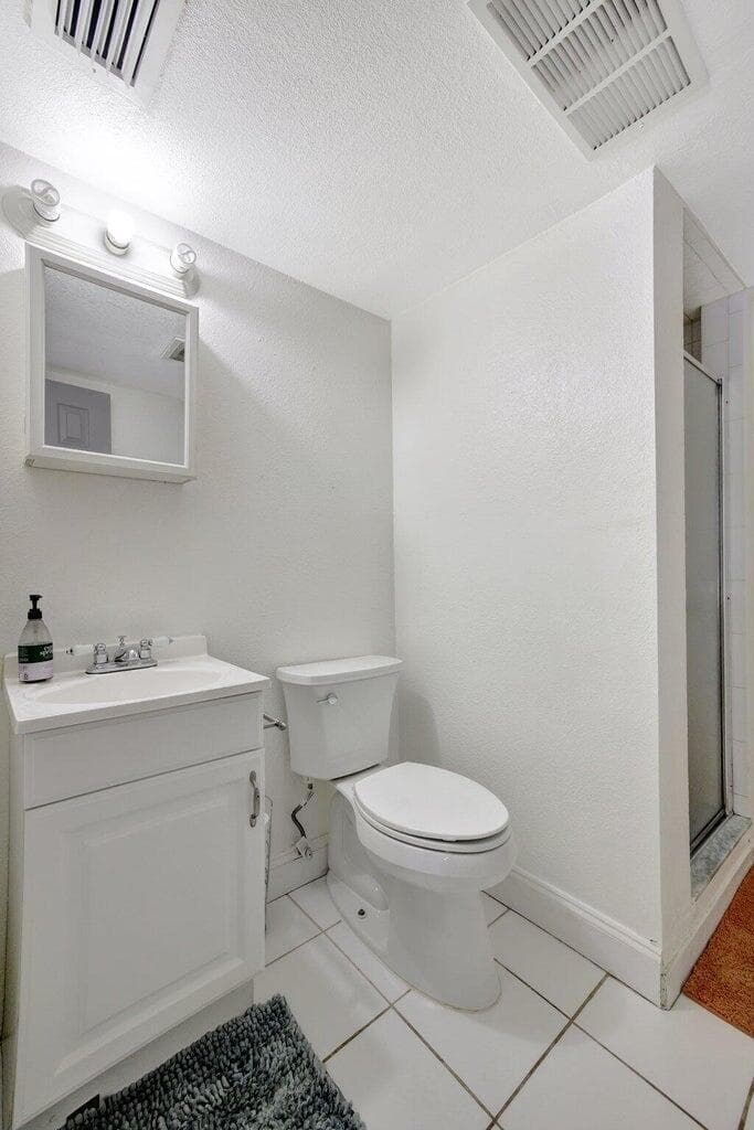 2400 NE 33rd Avenue 211, Fort Lauderdale, FL 33305 — photo 25 of 40