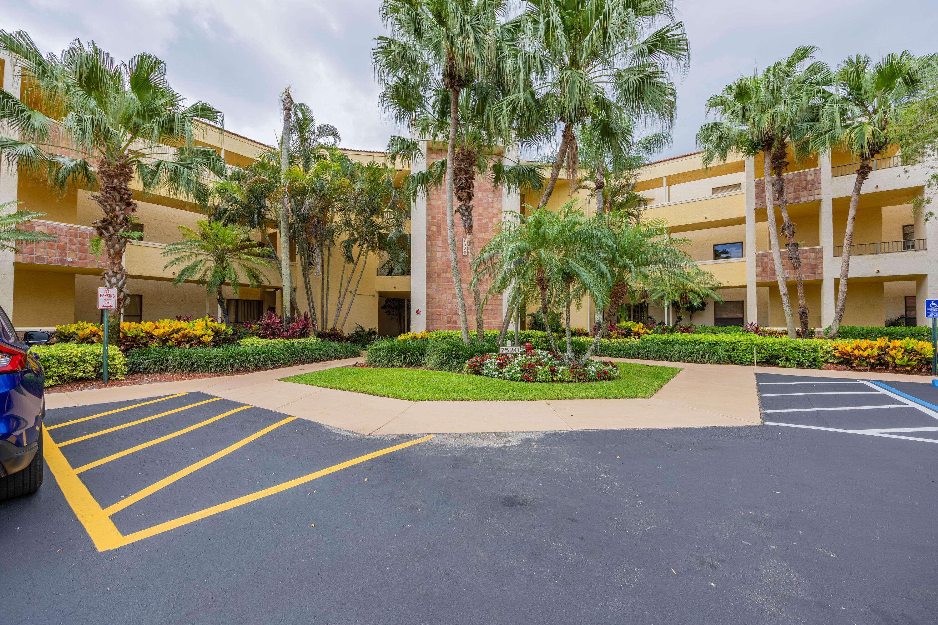 7520 La Paz Boulevard 104, Boca Raton, FL 33433 — photo 8 of 56