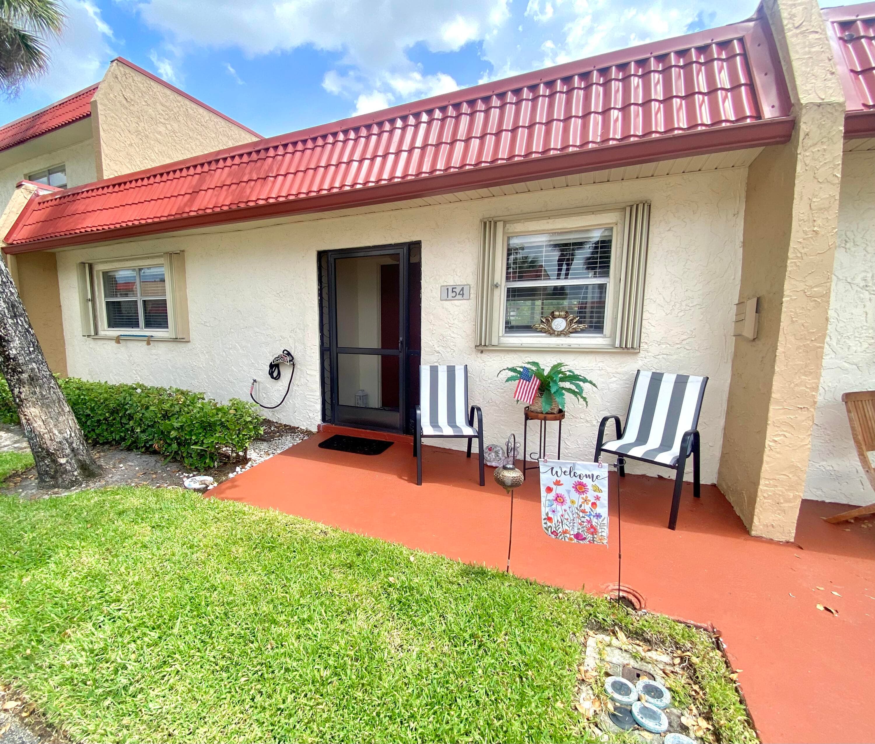 154 Lake Dora Drive, West Palm Beach, FL 33411 — photo 11 of 34
