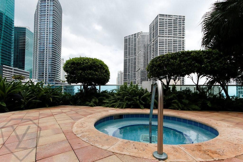 41 SE 5th Street 1615, Miami, FL 33131 — photo 11 of 14