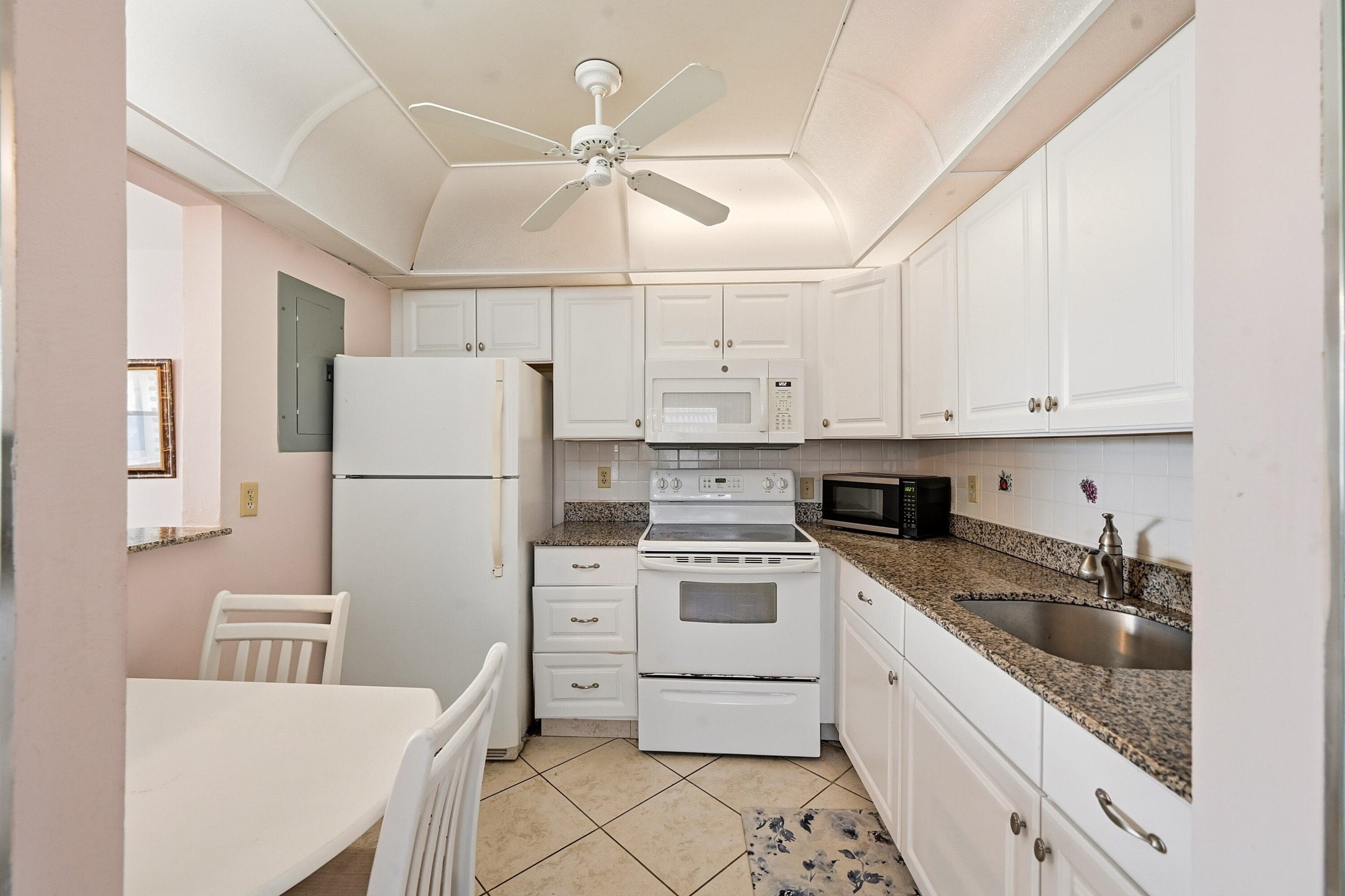 383 Saxony Trail, Delray Beach, FL 33446 — photo 10 of 22