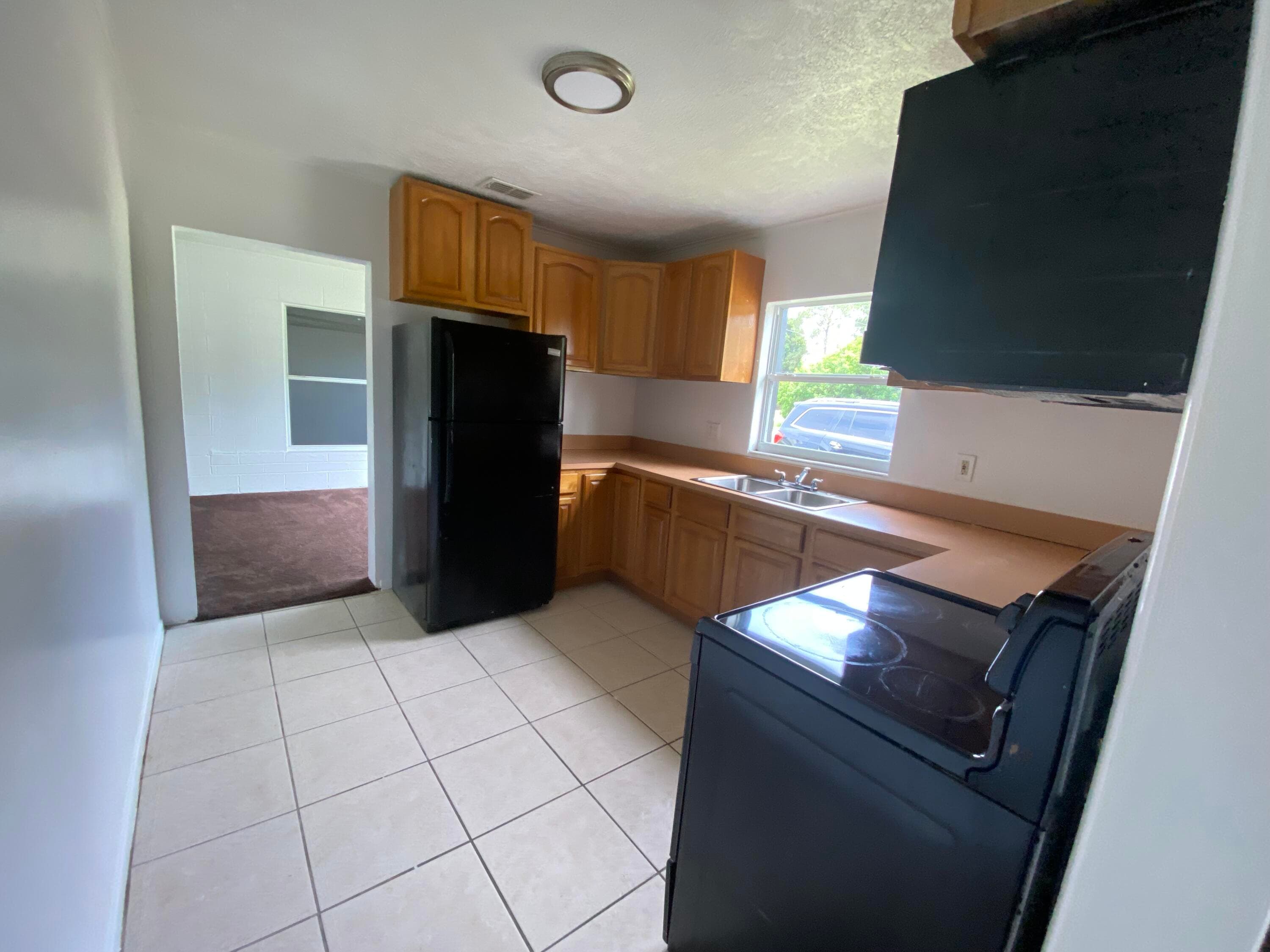 3809 Avenue P, Fort Pierce, FL 34947 — photo 4 of 14