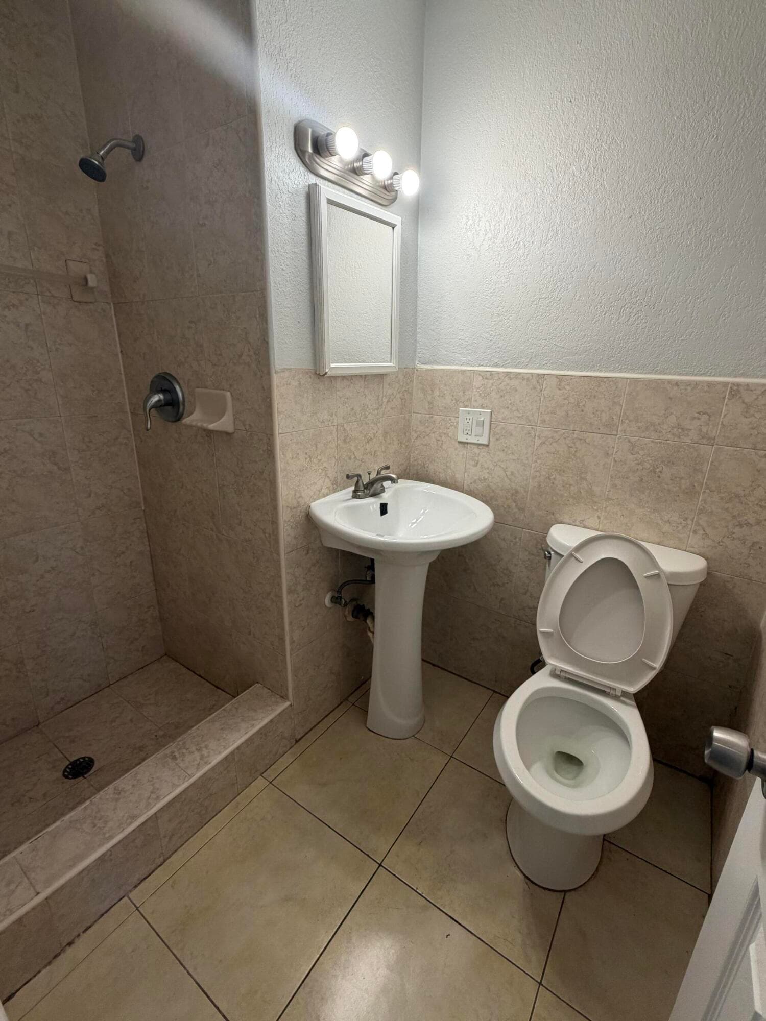 1643 NE 3rd Avenue, Delray Beach, FL 33444 — photo 10 of 13
