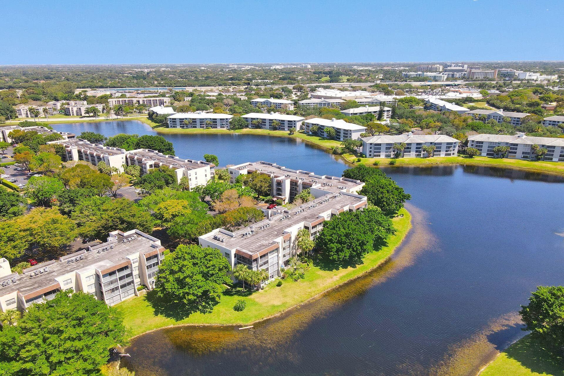 9230 Lagoon Place 110, Davie, FL 33324 — photo 18 of 40