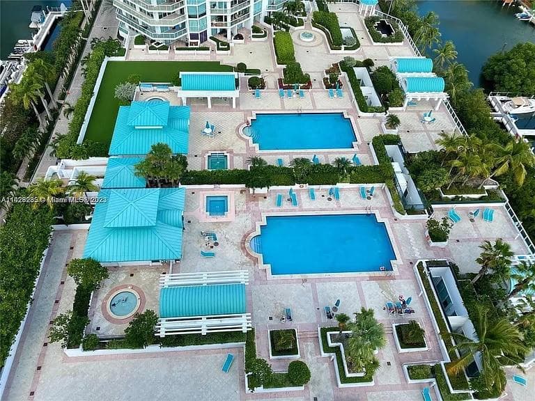 16500 Collins Avenue 2052, Sunny Isles Beach, FL 33160 — photo 31 of 33