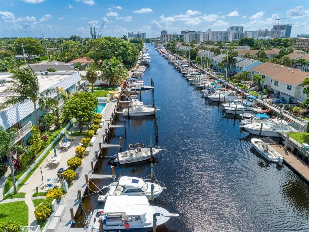 2400 NE 16th Street NE 104, Pompano Beach, FL 33062 — photo 17 of 31