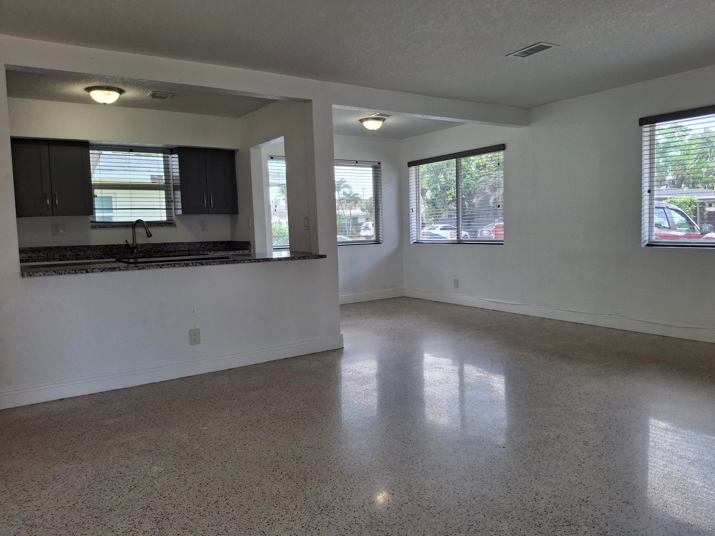1624 NE 25th Street 1624, Wilton Manors, FL 33305 — photo 4 of 20