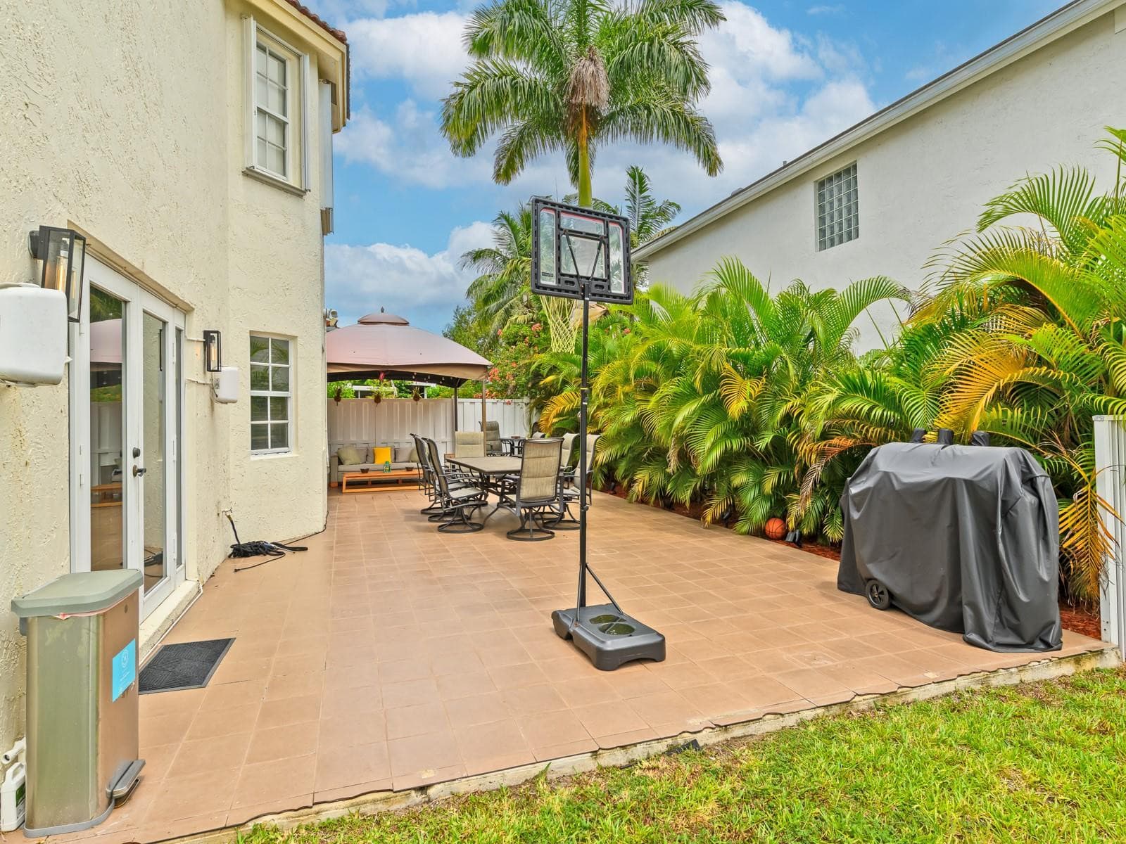 101 Gables Boulevard, Weston, FL 33326 — photo 24 of 33