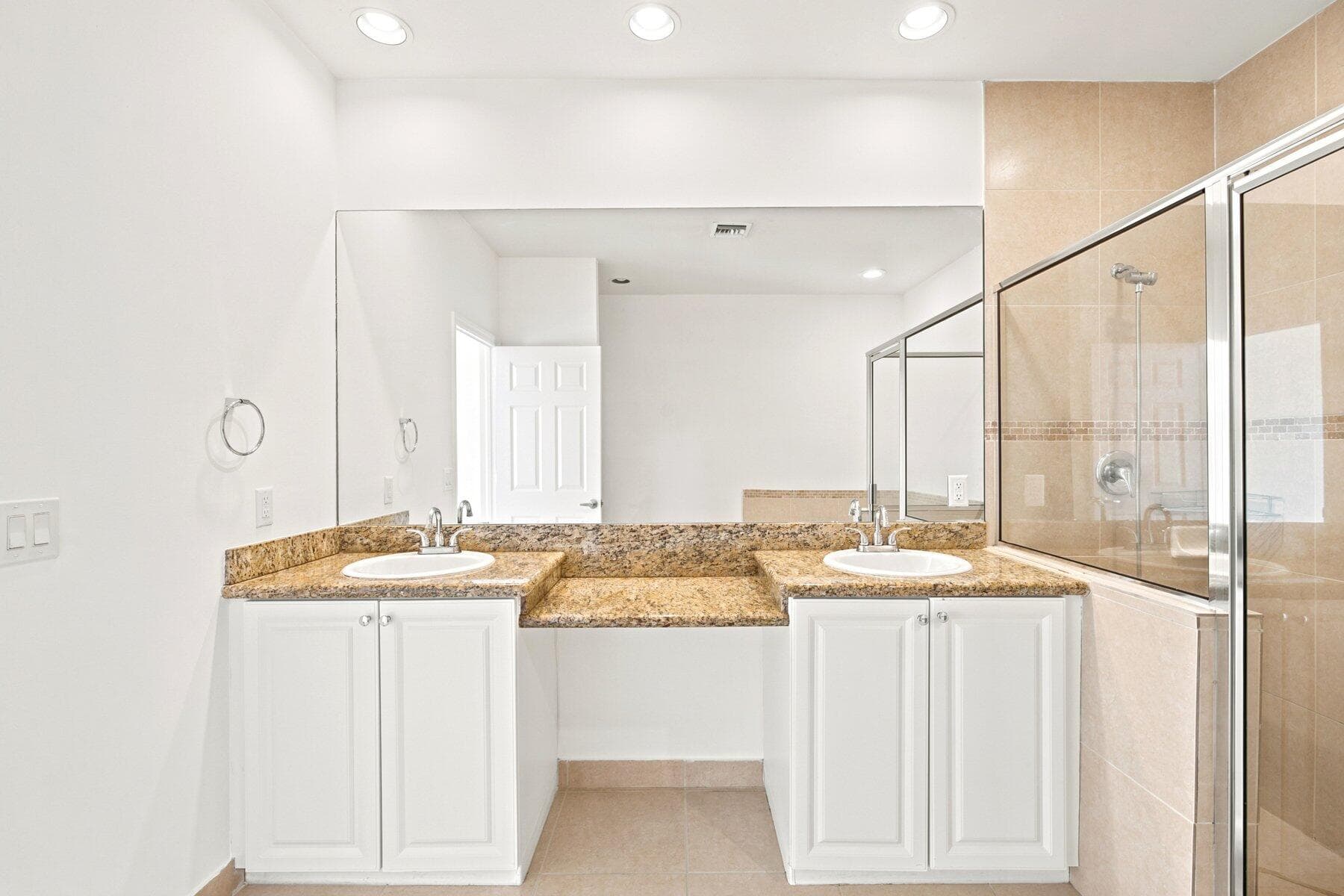1224 NE 18th Avenue 1, Fort Lauderdale, FL 33304 — photo 21 of 43