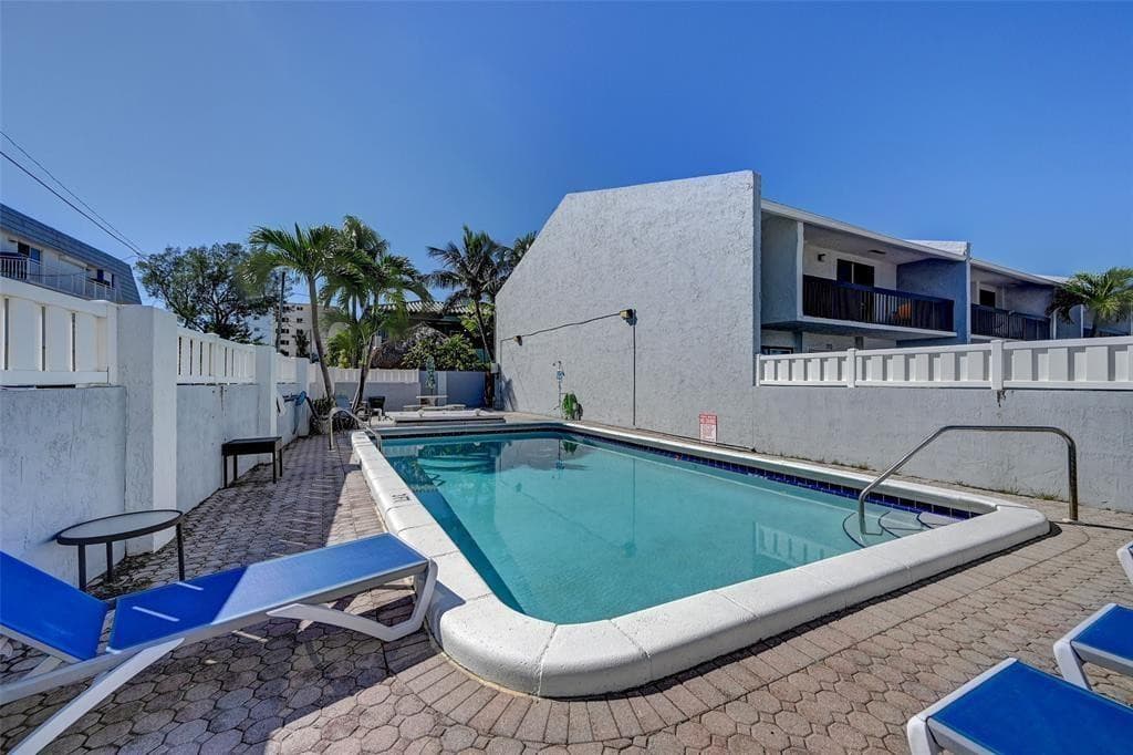 321 Jackson Street 5, Hollywood, FL 33019 — photo 33 of 36