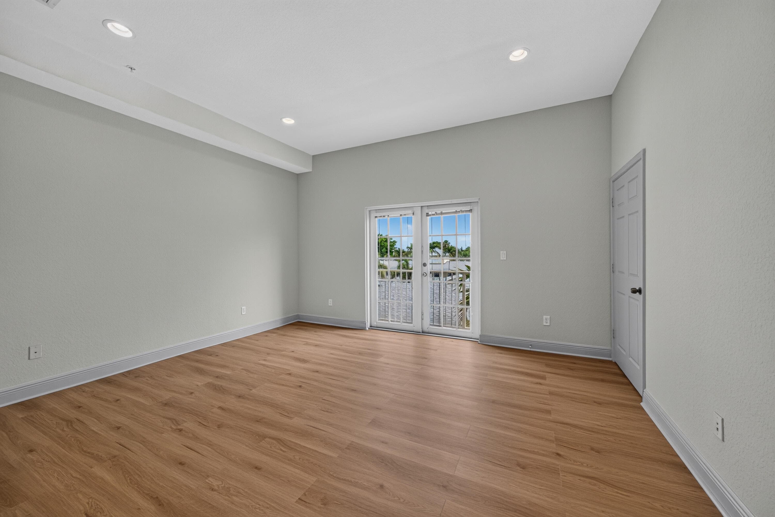 2700 NE 8th Avenue, Wilton Manors, FL 33334 — photo 56 of 64