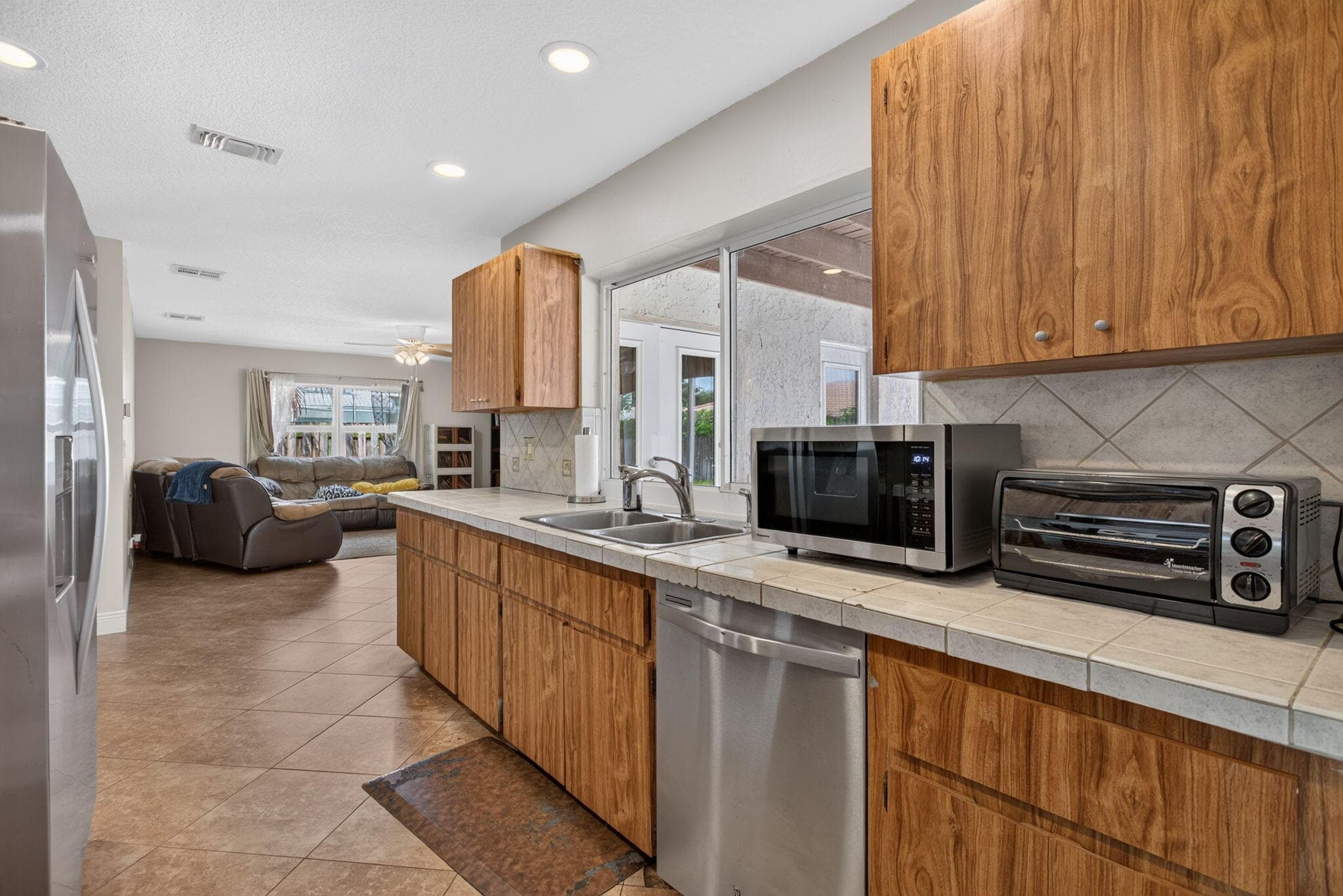 11241 NW 42nd Street, Coral Springs, FL 33065 — photo 7 of 42
