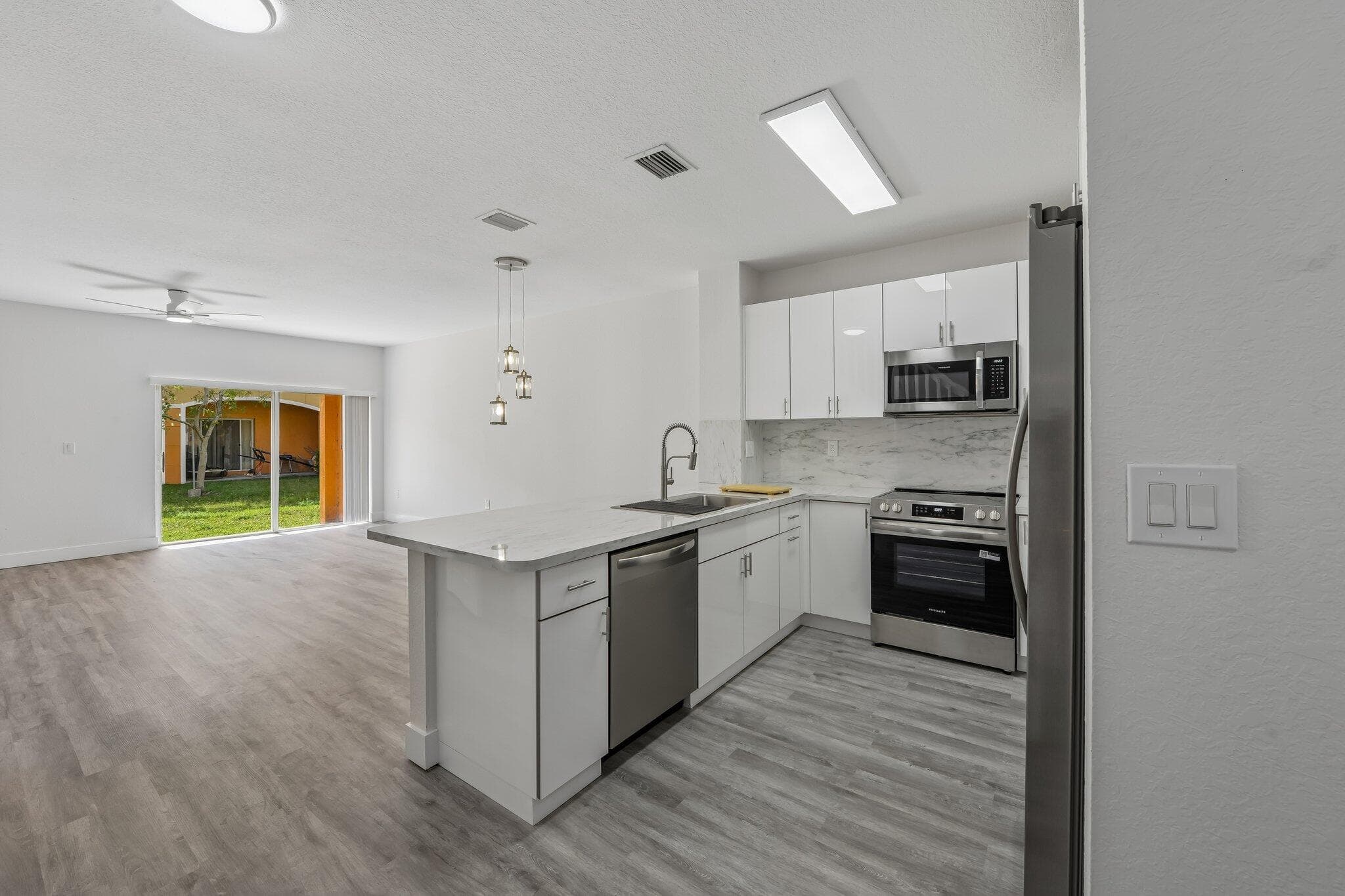 560 St Tropez Lane, Margate, FL 33068 — photo