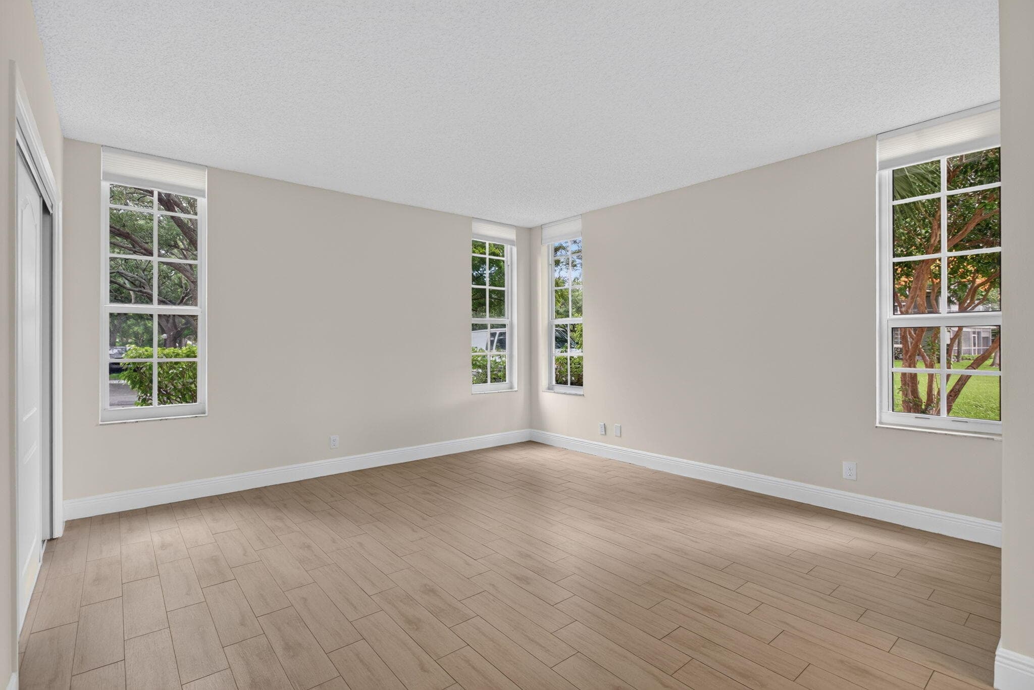 3520 Oaks Way 110, Pompano Beach, FL 33069 — photo 7 of 54