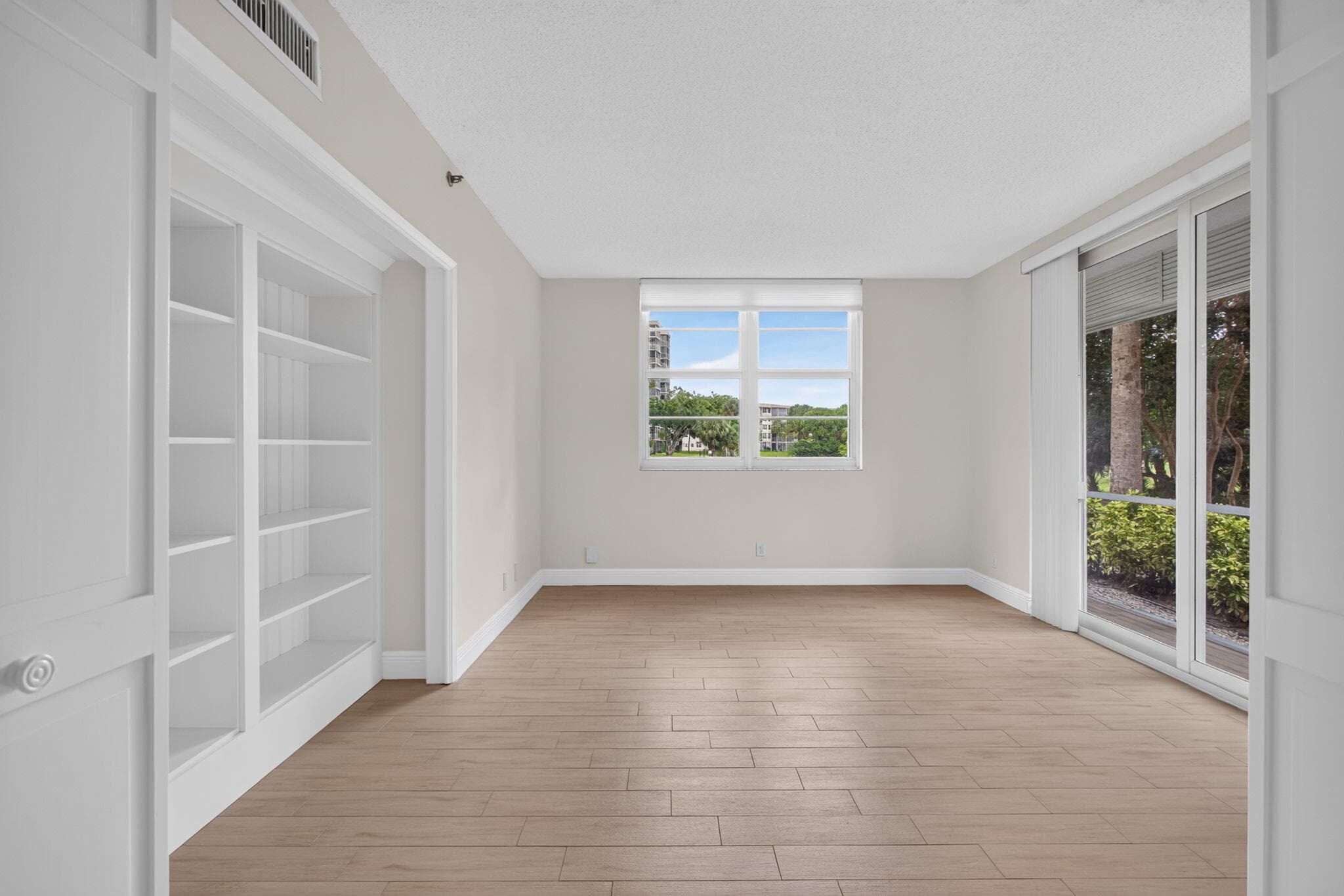 3520 Oaks Way 110, Pompano Beach, FL 33069 — photo 18 of 54