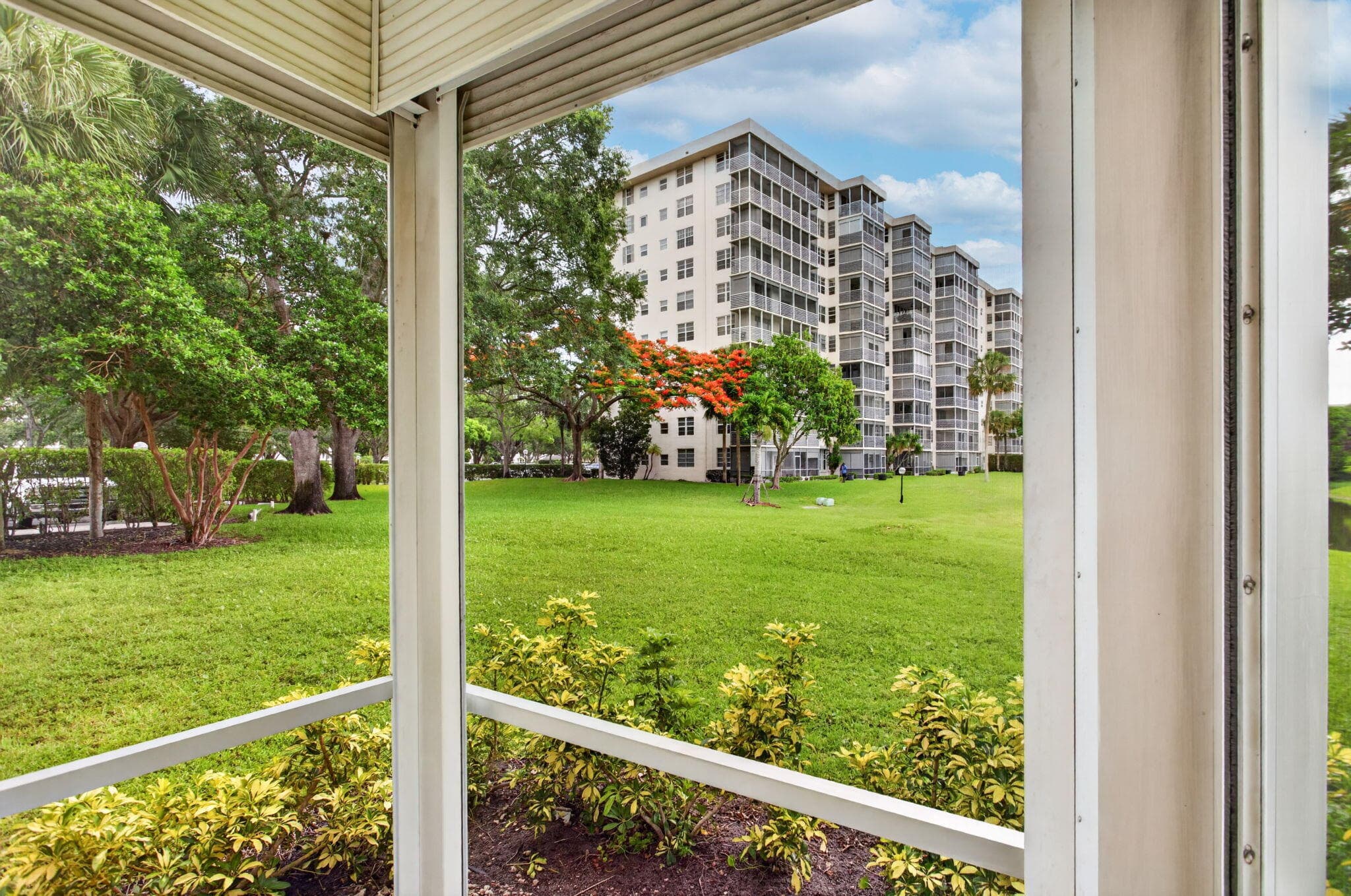 3520 Oaks Way 110, Pompano Beach, FL 33069 — photo 36 of 54