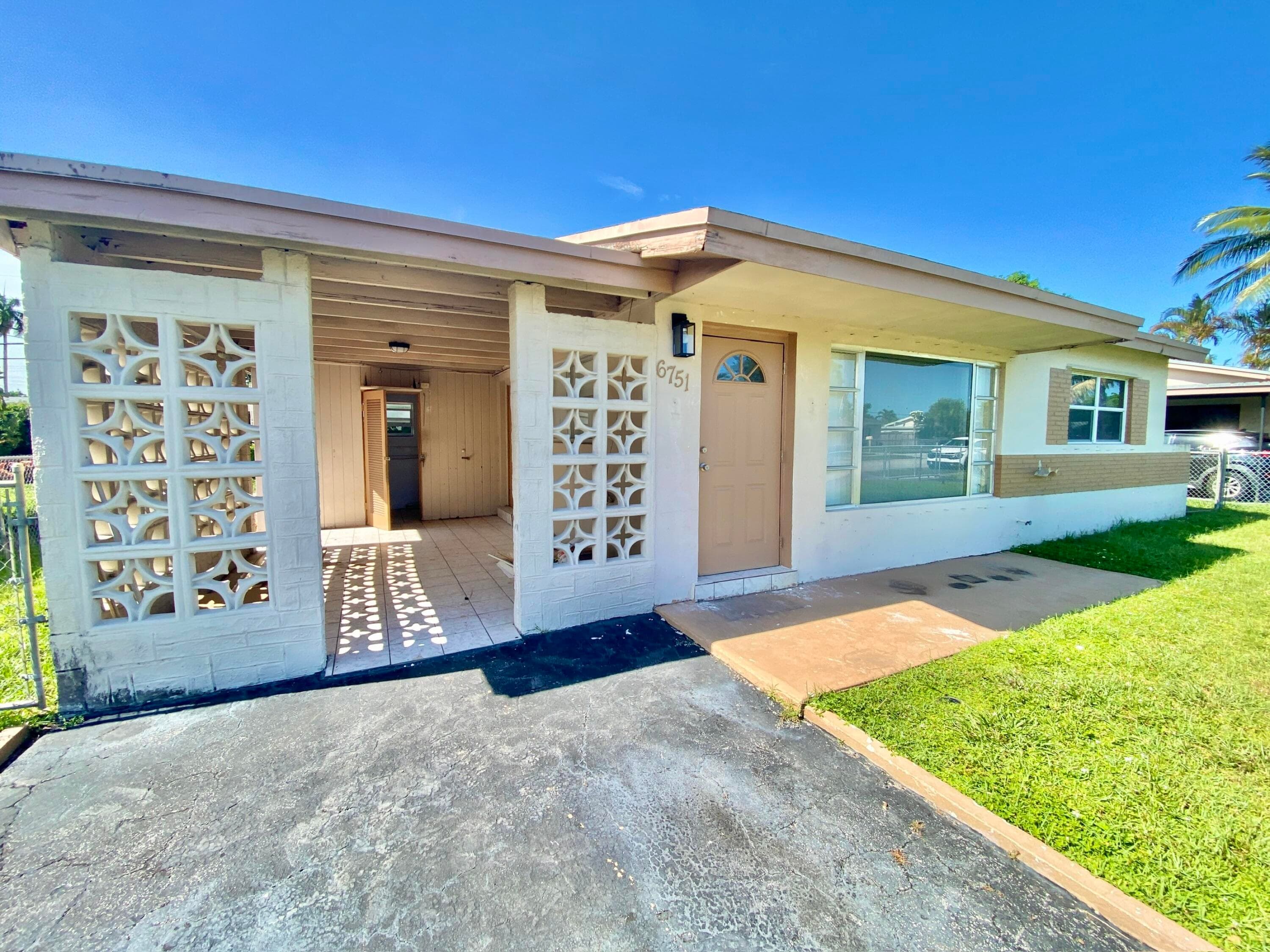 6751 Liberty Street, Hollywood, FL 33024 — photo 3 of 27