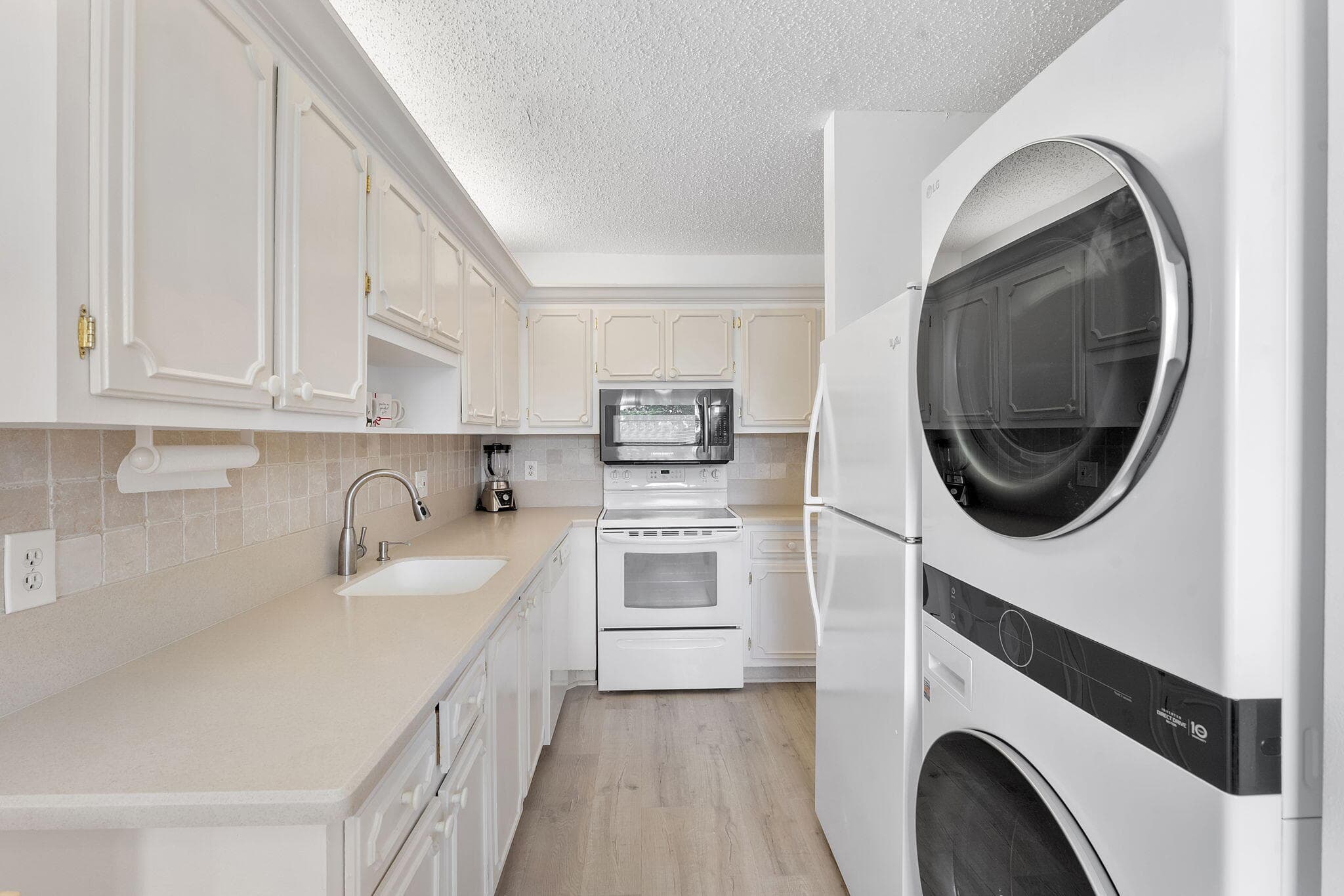 1110 Boxwood Drive 202, Delray Beach, FL 33445 — photo 10 of 24