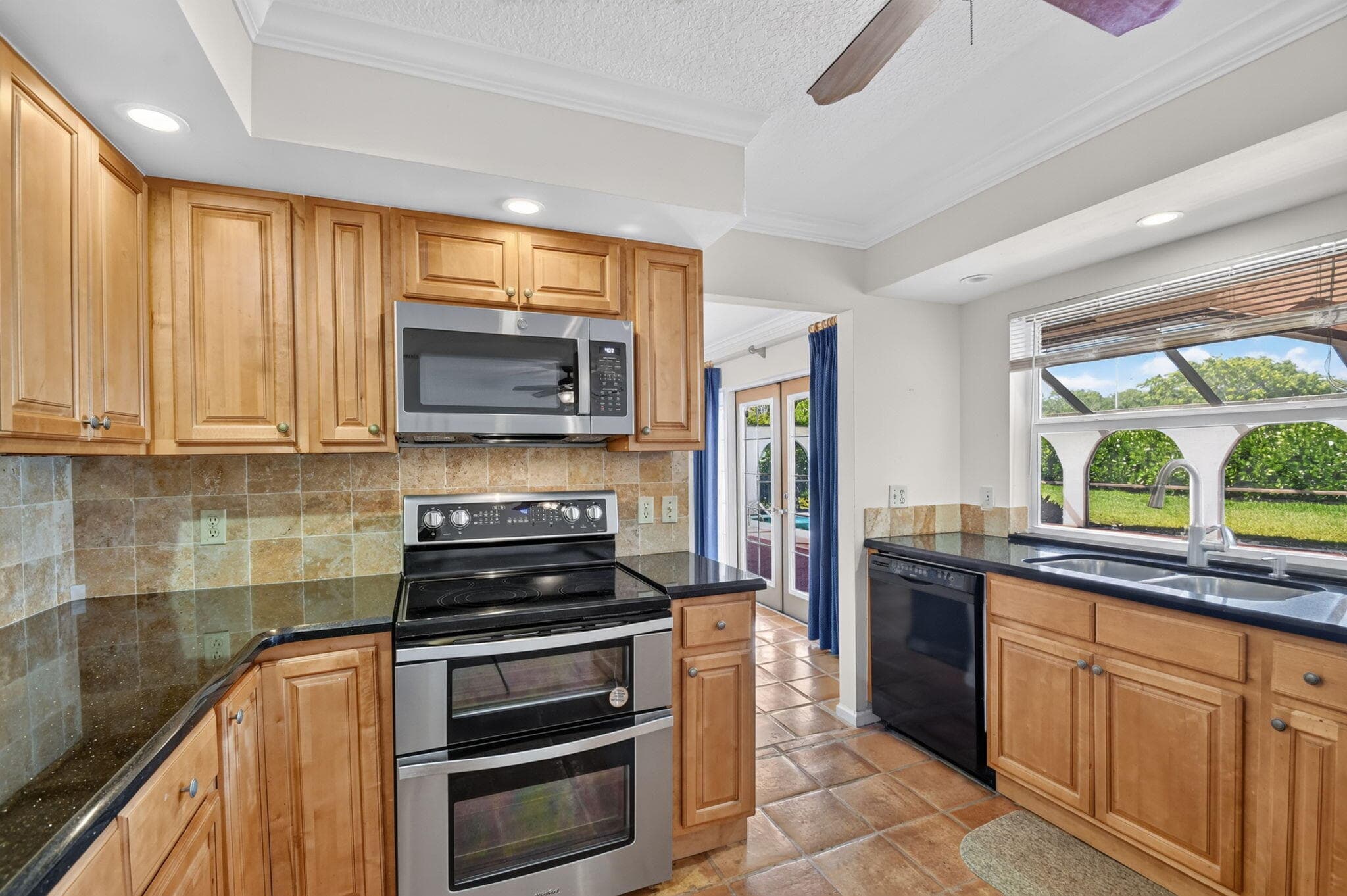 2400 SW 23rd Cranbrook Drive, Boynton Beach, FL 33436 — photo 17 of 106