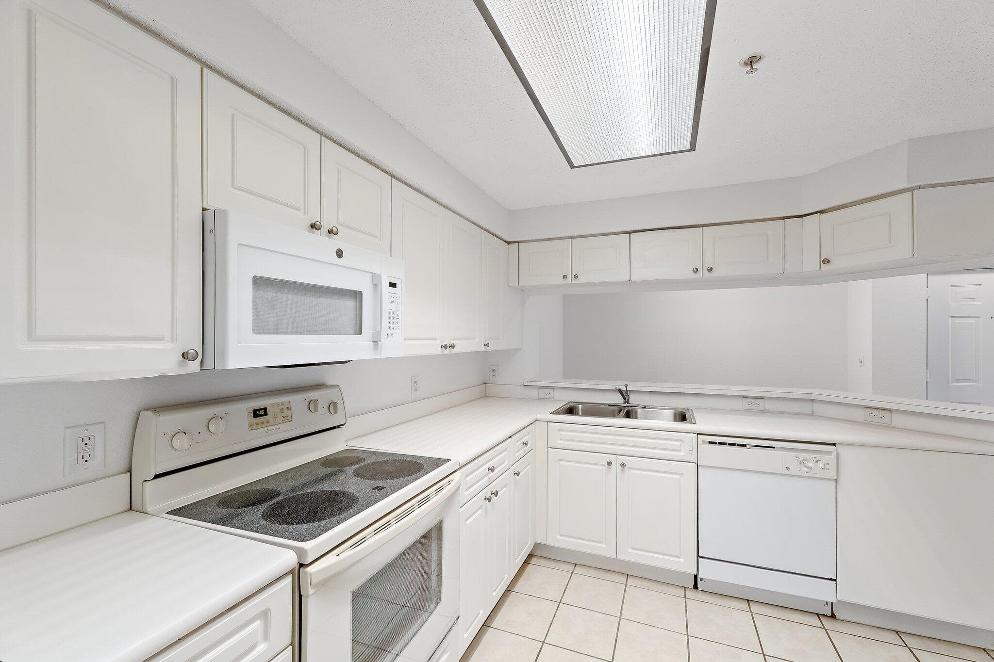 2730 Anzio Court 106, Palm Beach Gardens, FL 33410 — photo 15 of 38
